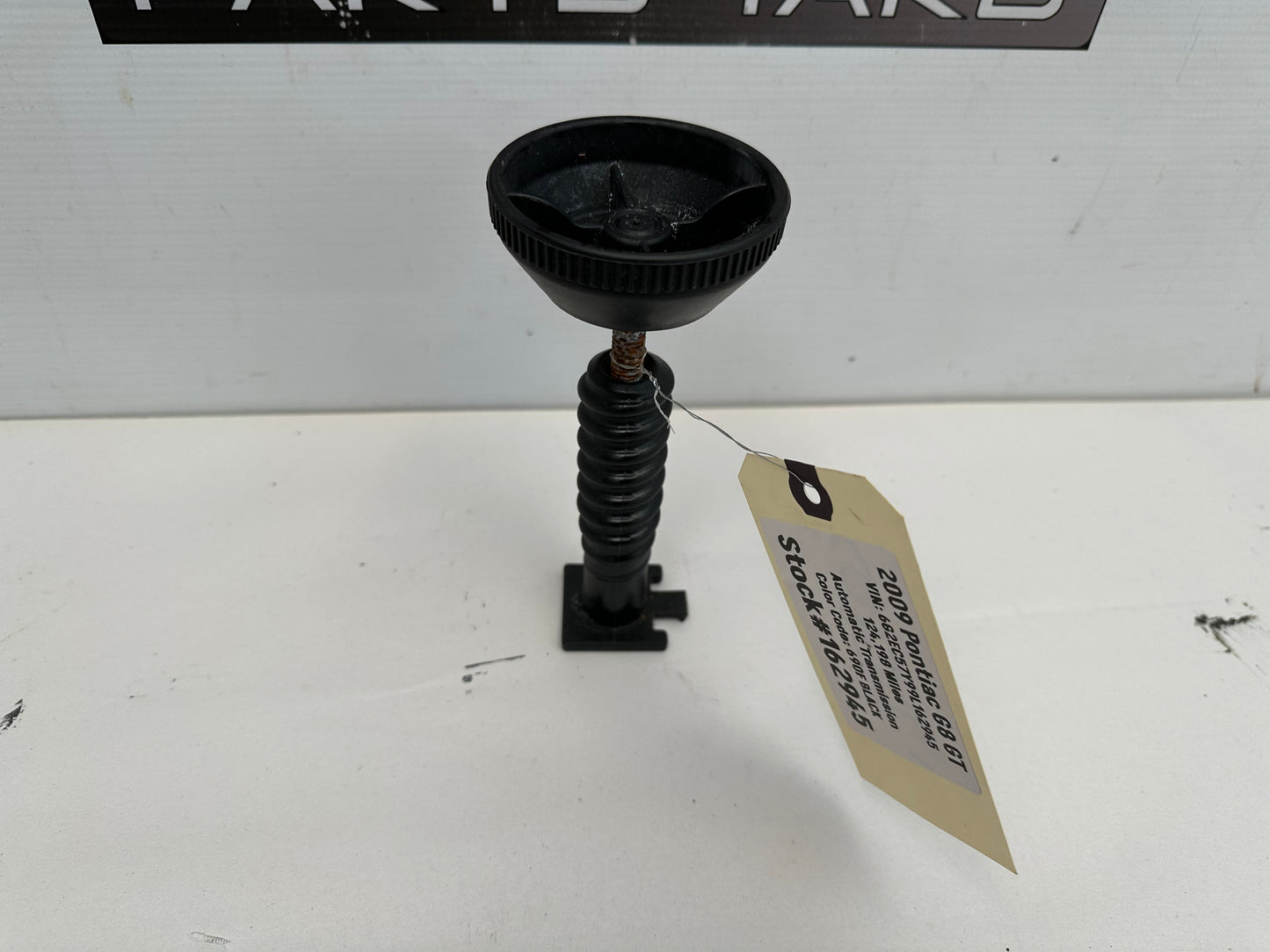 2009 Pontiac G8 GT Spare Wheel Stowage Retainer Nut Screw Bolt OEM - Day's Parts Yard