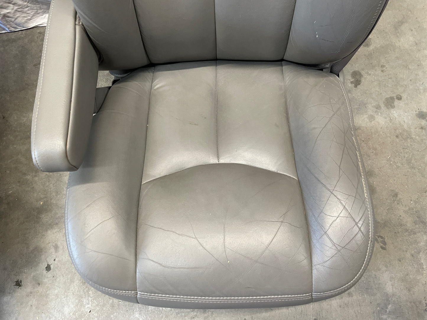 2005 Chevy Avalanche Seats Front and Rear Gray Grey Leather OEM - Day's Parts Yard