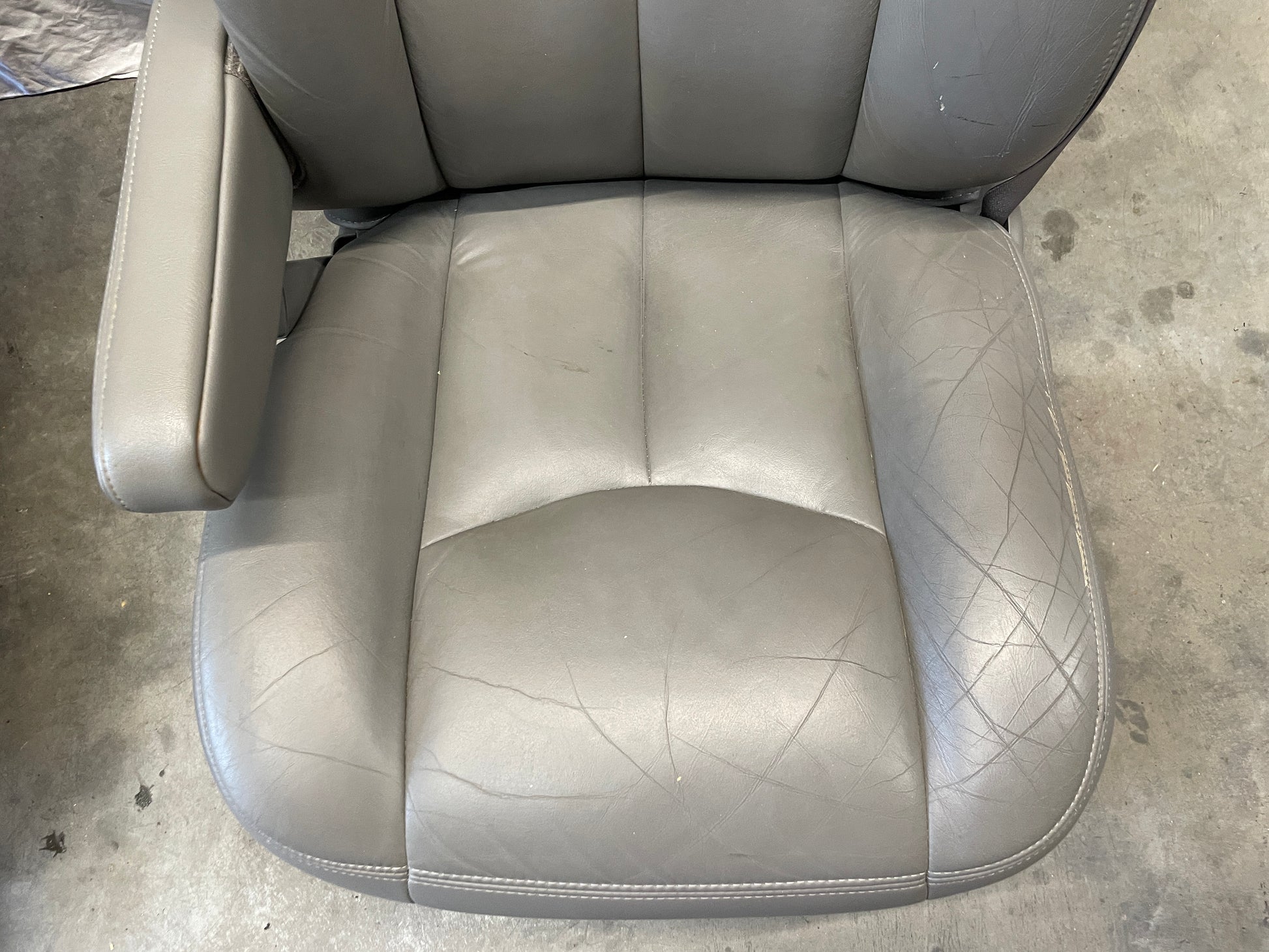 2005 Chevy Avalanche Seats Front and Rear Gray Grey Leather OEM - Day's Parts Yard
