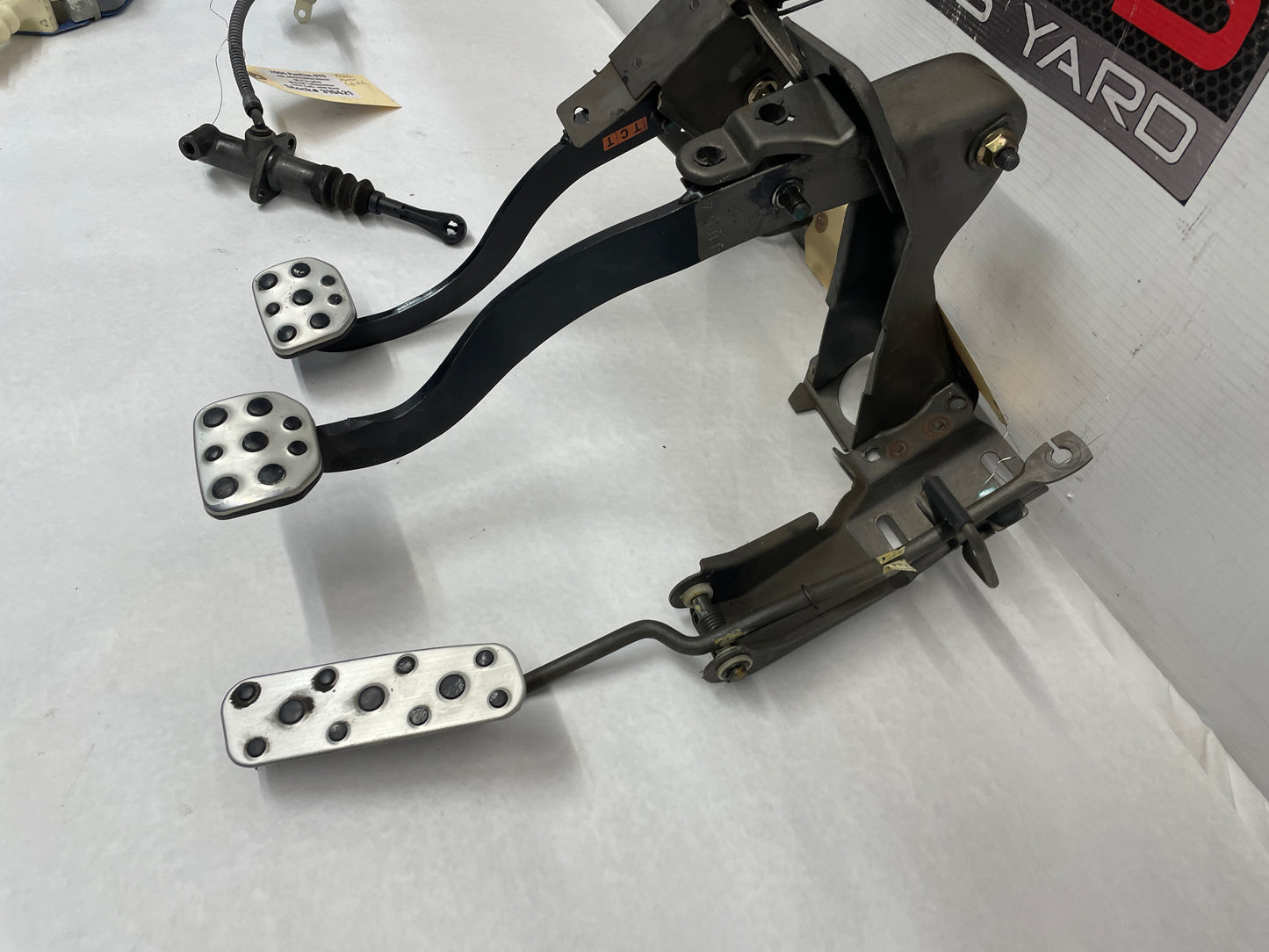 2004 Pontiac GTO Complete Peddle Assembly w/ Clutch Master Cylinder & Line OEM - Day's Parts Yard