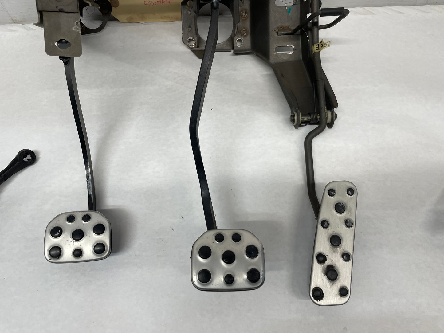 2004 Pontiac GTO Complete Peddle Assembly w/ Clutch Master Cylinder & Line OEM - Day's Parts Yard