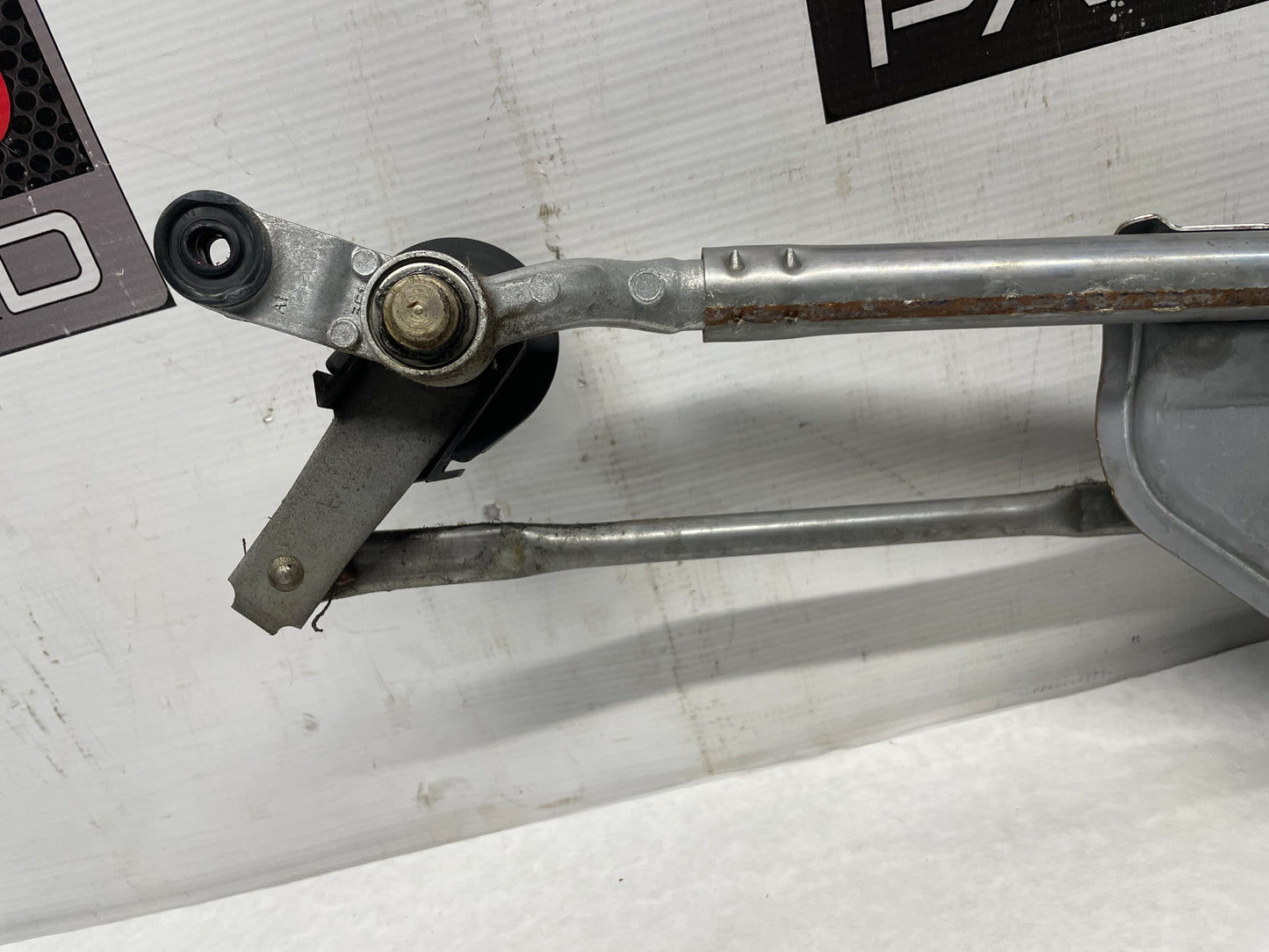 2013 Chevy Camaro ZL1 Windshield Wiper Linkage w/ Motor - Day's Parts Yard