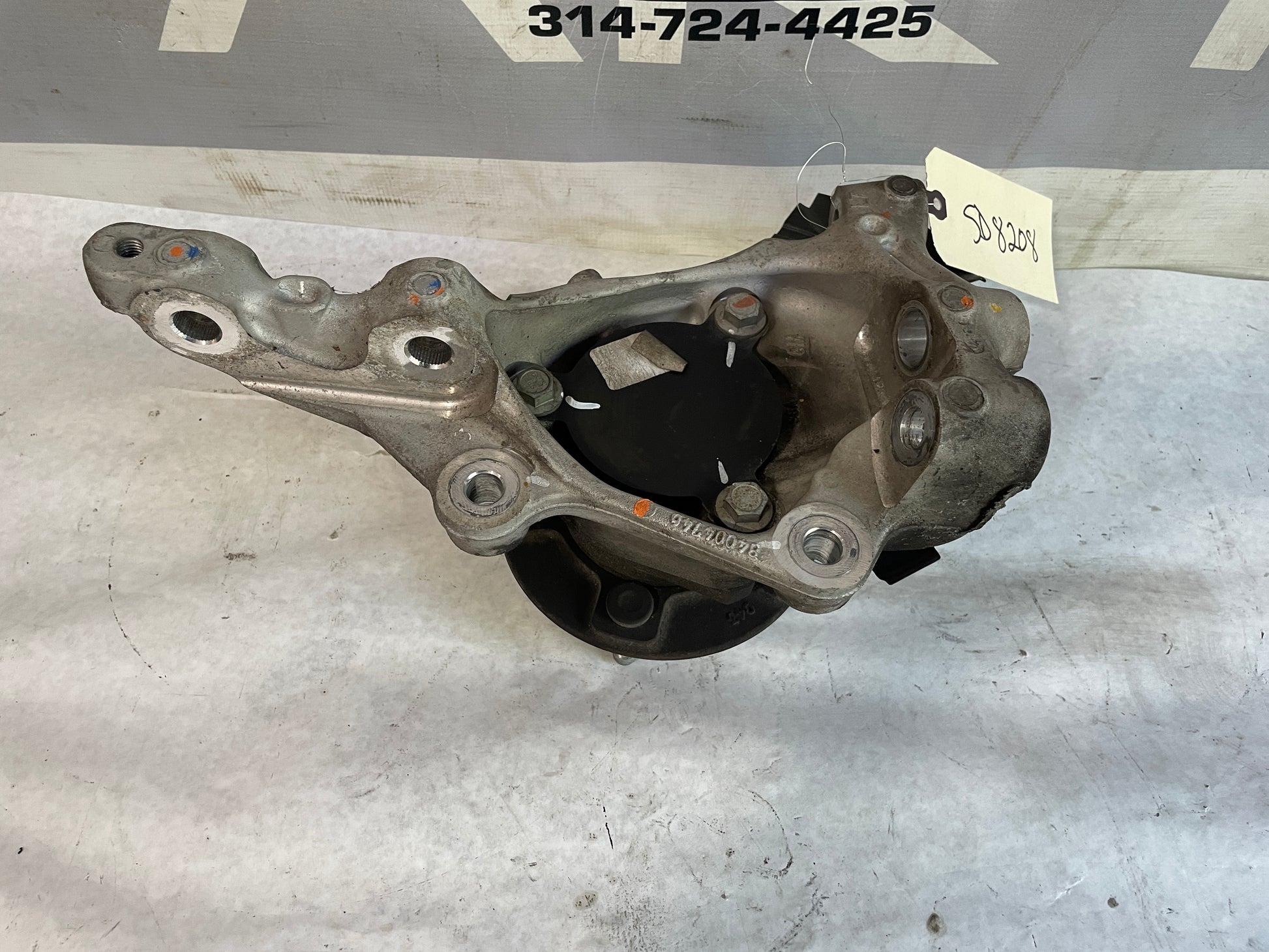 2018 Chevy Camaro ZL1 Front LH Driver Spindle Knuckle Hub OEM - Day's Parts Yard