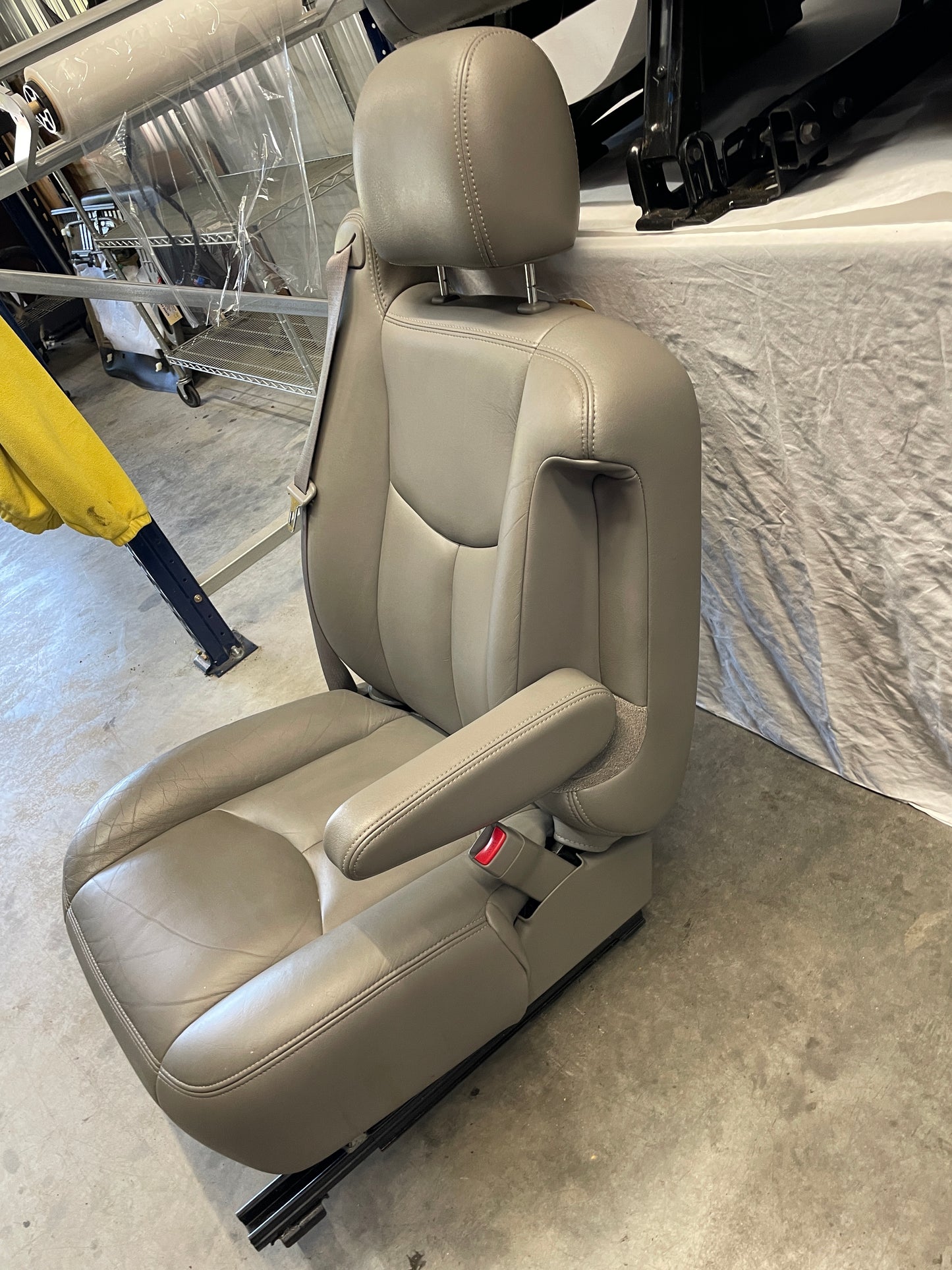 2005 Chevy Avalanche Seats Front and Rear Gray Grey Leather OEM - Day's Parts Yard