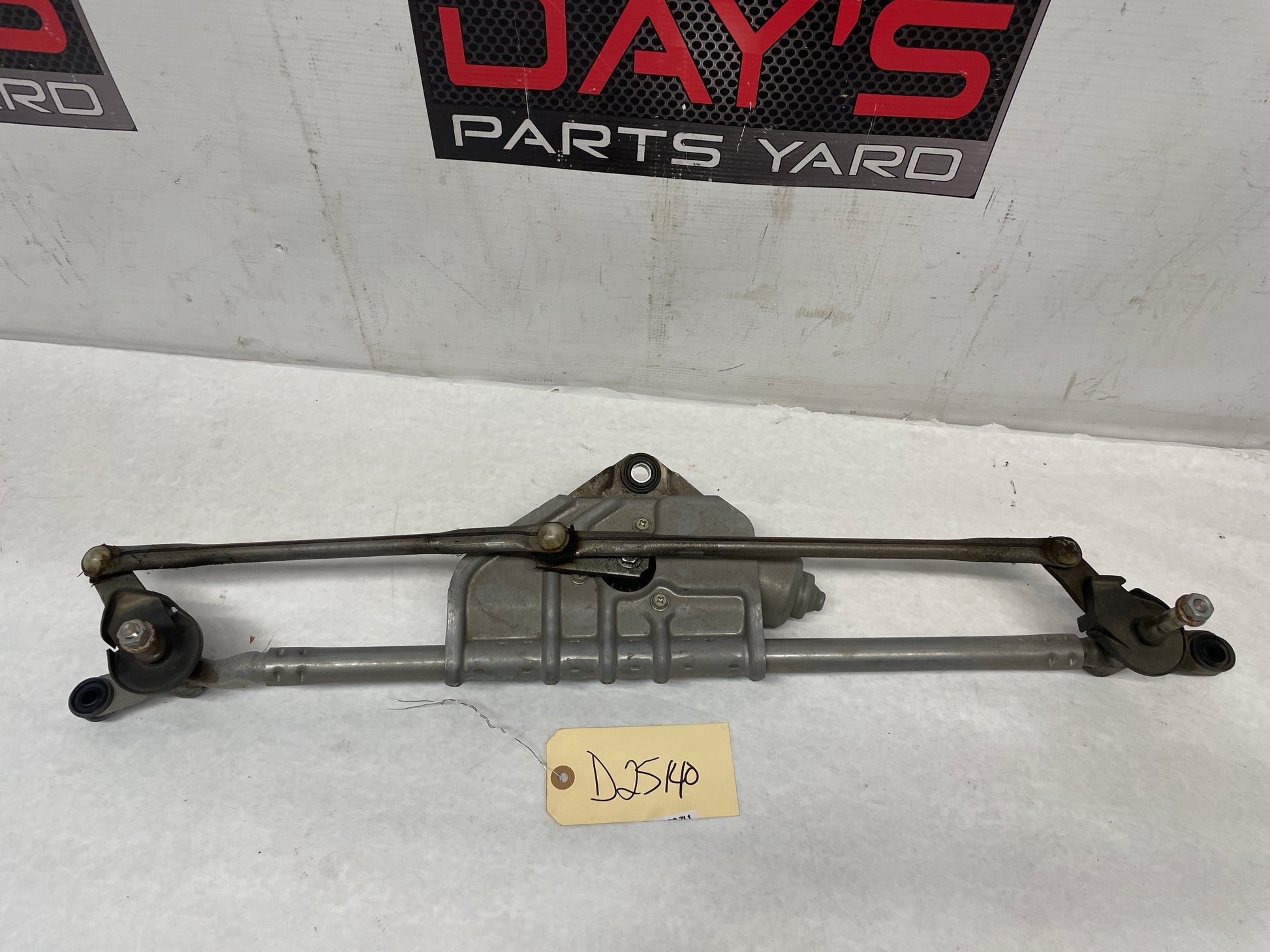 2013 Chevy Camaro ZL1 Windshield Wiper Linkage w/ Motor - Day's Parts Yard