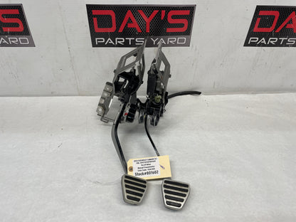 2013 Chevy Camaro ZL1 Manual Transmission Pedal Set Brake & Clutch Assembly OEM - Day's Parts Yard