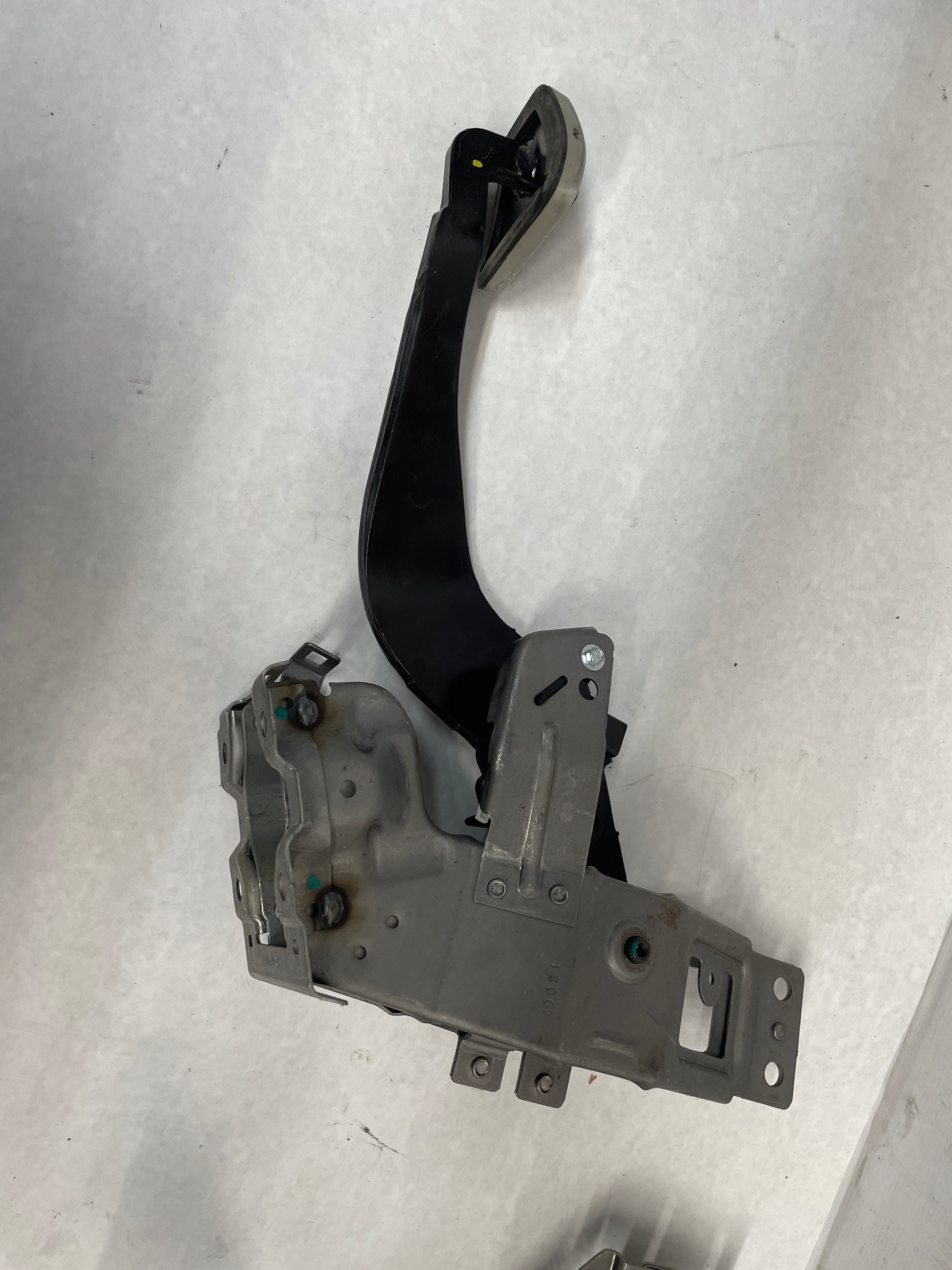 2013 Chevy Camaro ZL1 Manual Transmission Pedal Set Brake & Clutch Assembly OEM - Day's Parts Yard