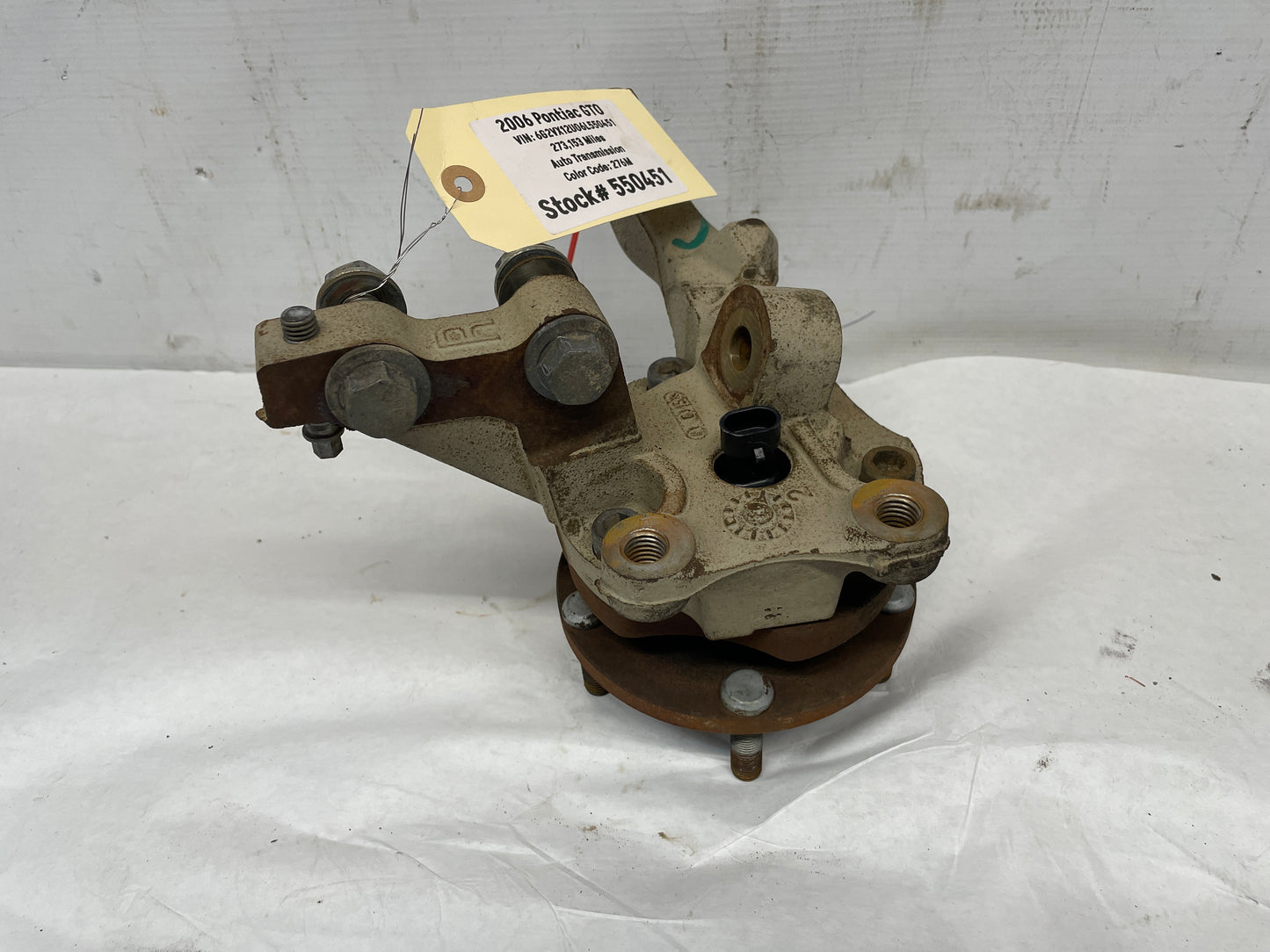 2006 Pontiac GTO RH Passenger Front RH Suspension Spindle Hub Knuckle Assembly OEM - Day's Parts Yard