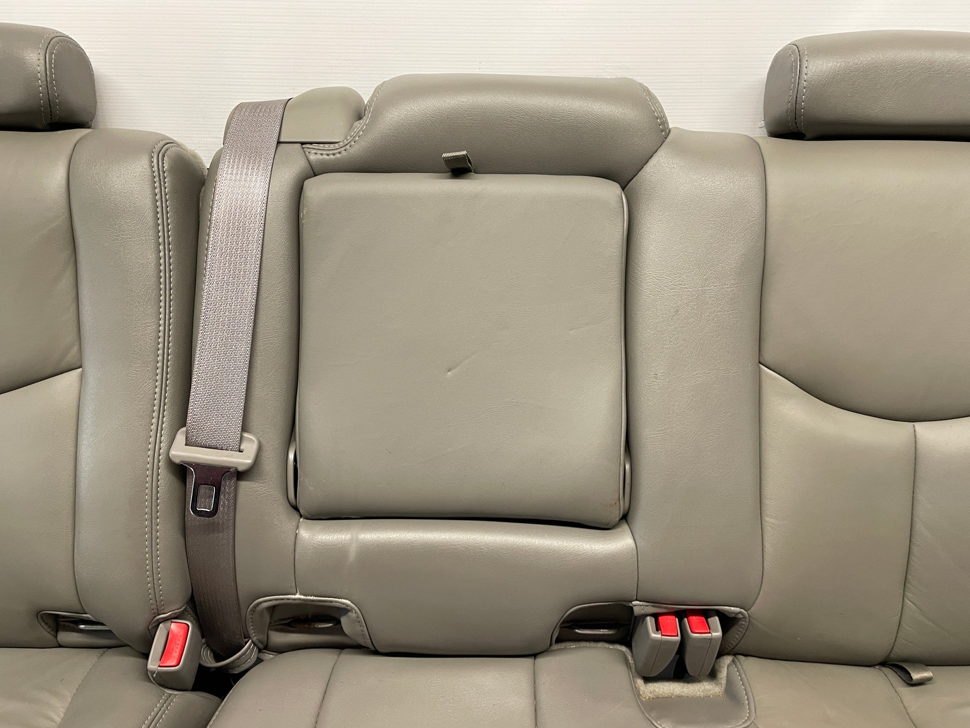 2005 Chevy Avalanche Seats Front and Rear Gray Grey Leather OEM - Day's Parts Yard