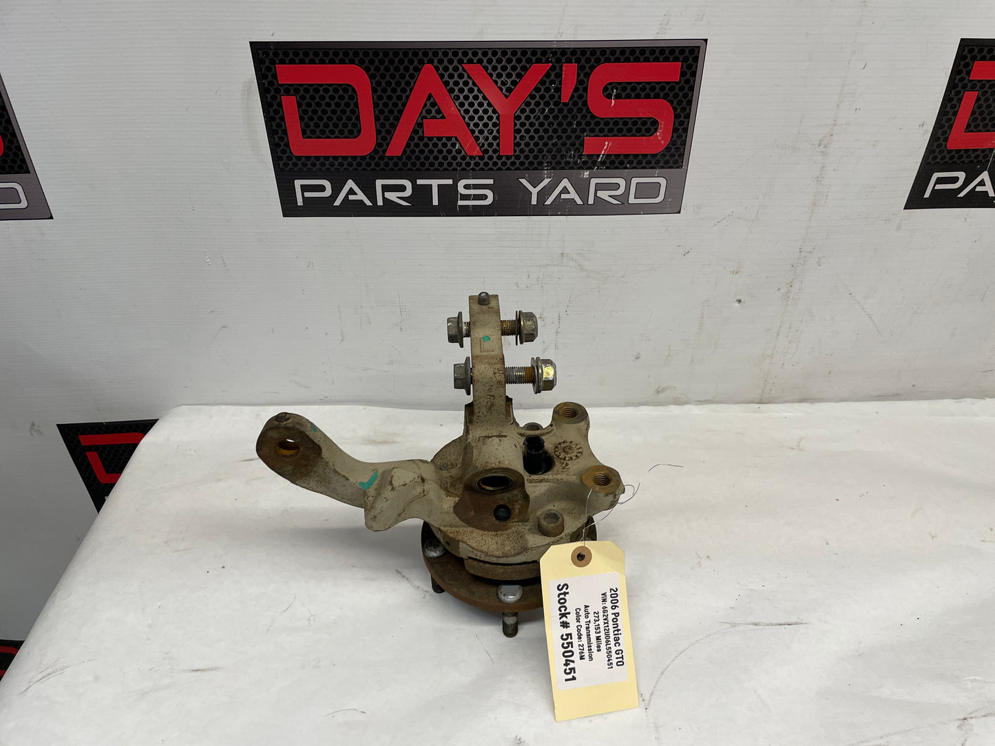 2006 Pontiac GTO LH Driver Front Suspension Spindle Hub Knuckle Assembly OEM - Day's Parts Yard