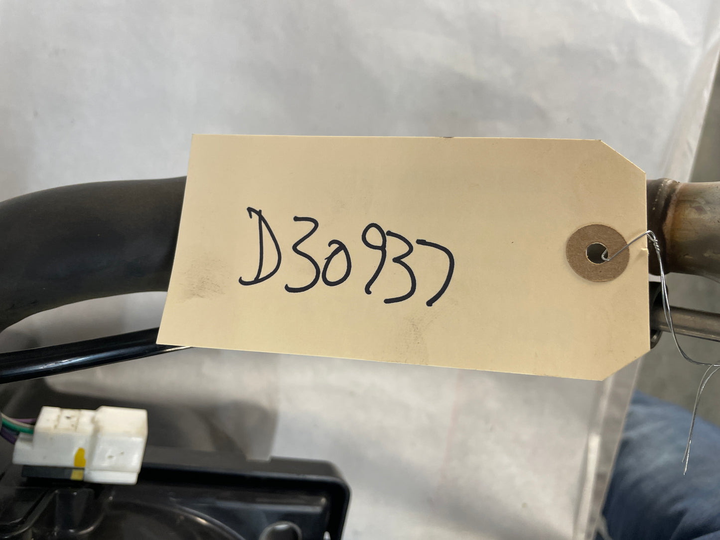 2004 Pontiac GTO Fuel Gas Tank OEM - Day's Parts Yard