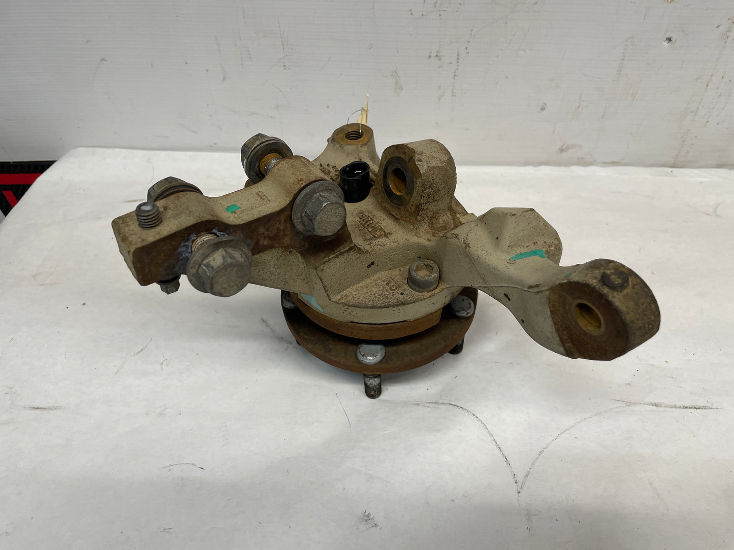 2006 Pontiac GTO LH Driver Front Suspension Spindle Hub Knuckle Assembly OEM - Day's Parts Yard