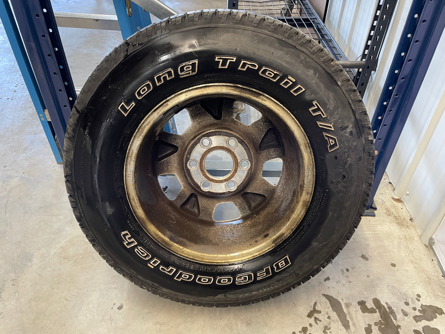 2003 Chevy Suburban Wheels & Tires 16X7 Factory OEM