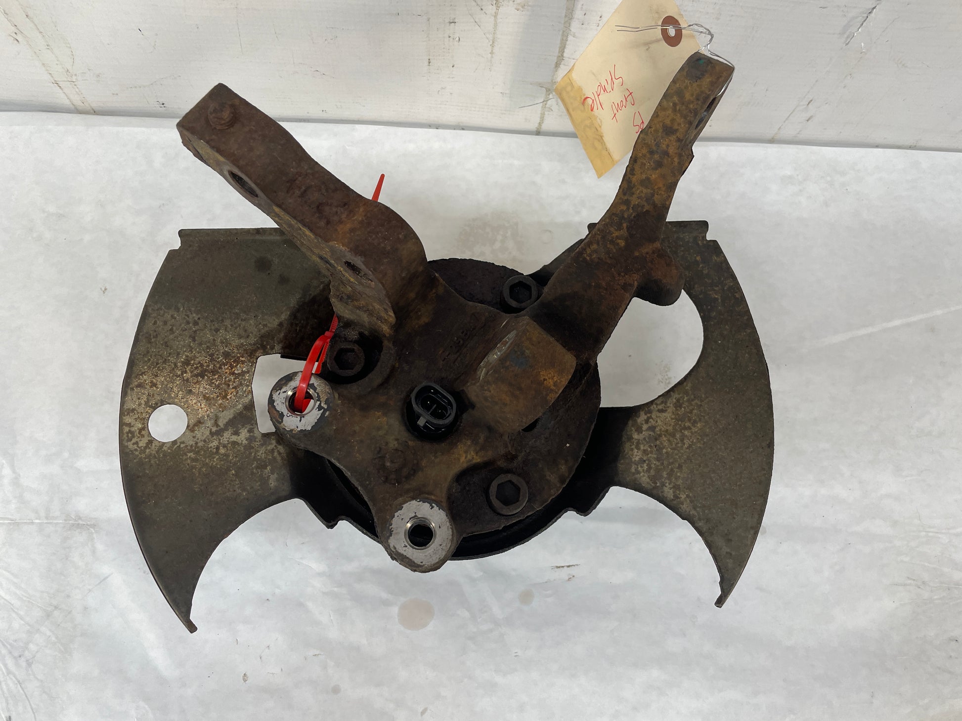 2004 Pontiac GTO  RH Passenger Front Suspension Spindle Hub Knuckle Assembly OEM - Day's Parts Yard