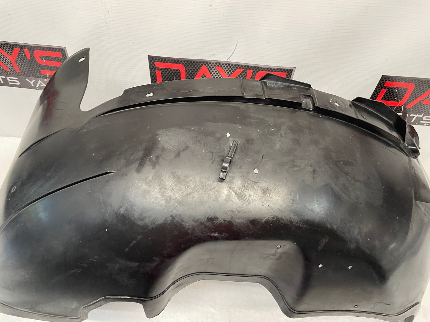 2005 Chevy Avalanche LH Driver Front Fender Wheel House Well Liner OEM - Day's Parts Yard