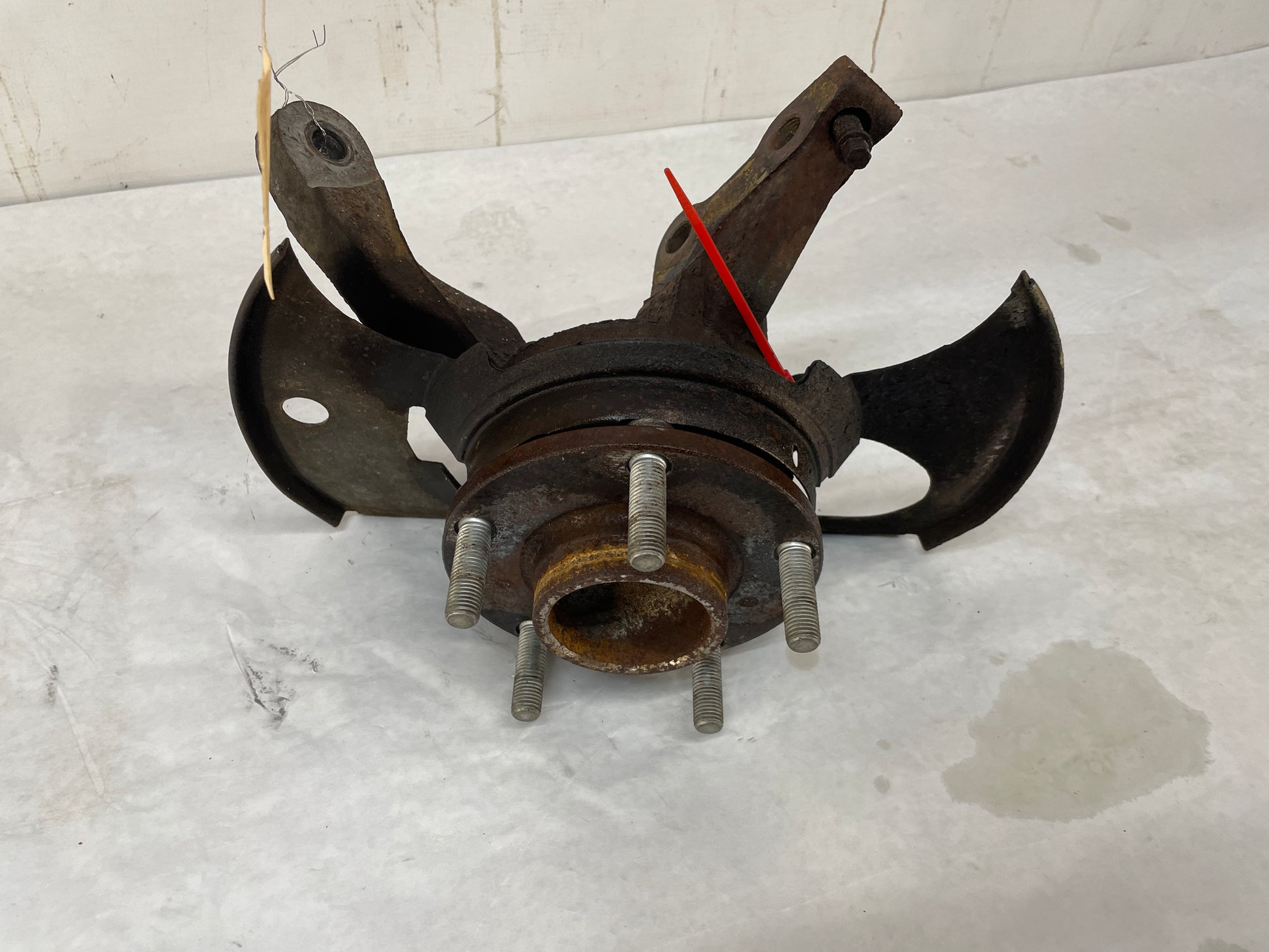 2004 Pontiac GTO  RH Passenger Front Suspension Spindle Hub Knuckle Assembly OEM - Day's Parts Yard