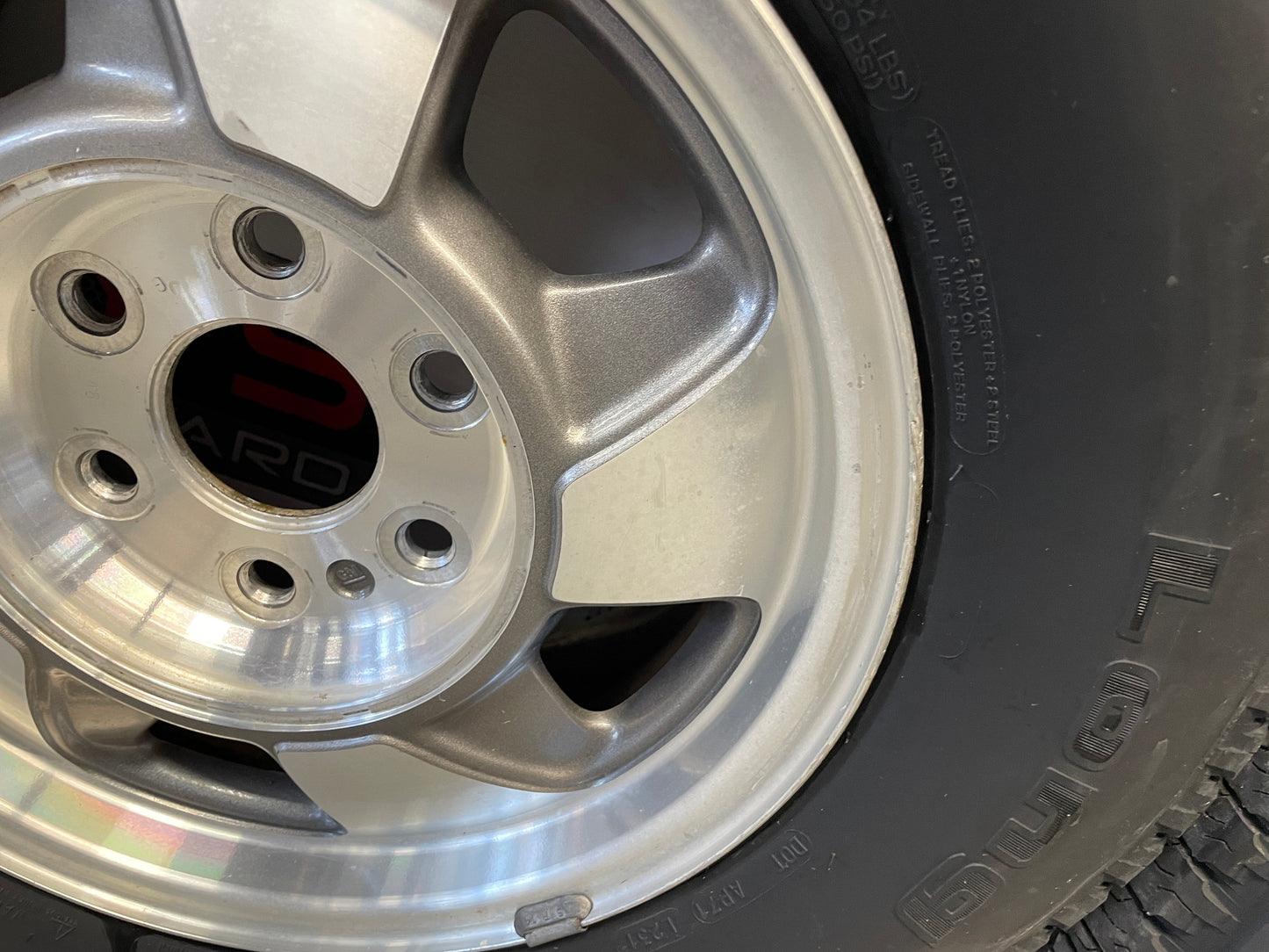 2003 Chevy Suburban Wheels & Tires 16X7 Factory OEM
