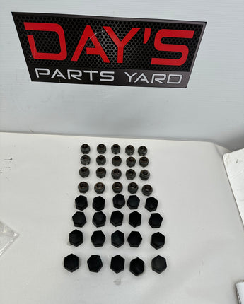 2009 Pontiac G8 GT Lug Nuts Covers Set OEM