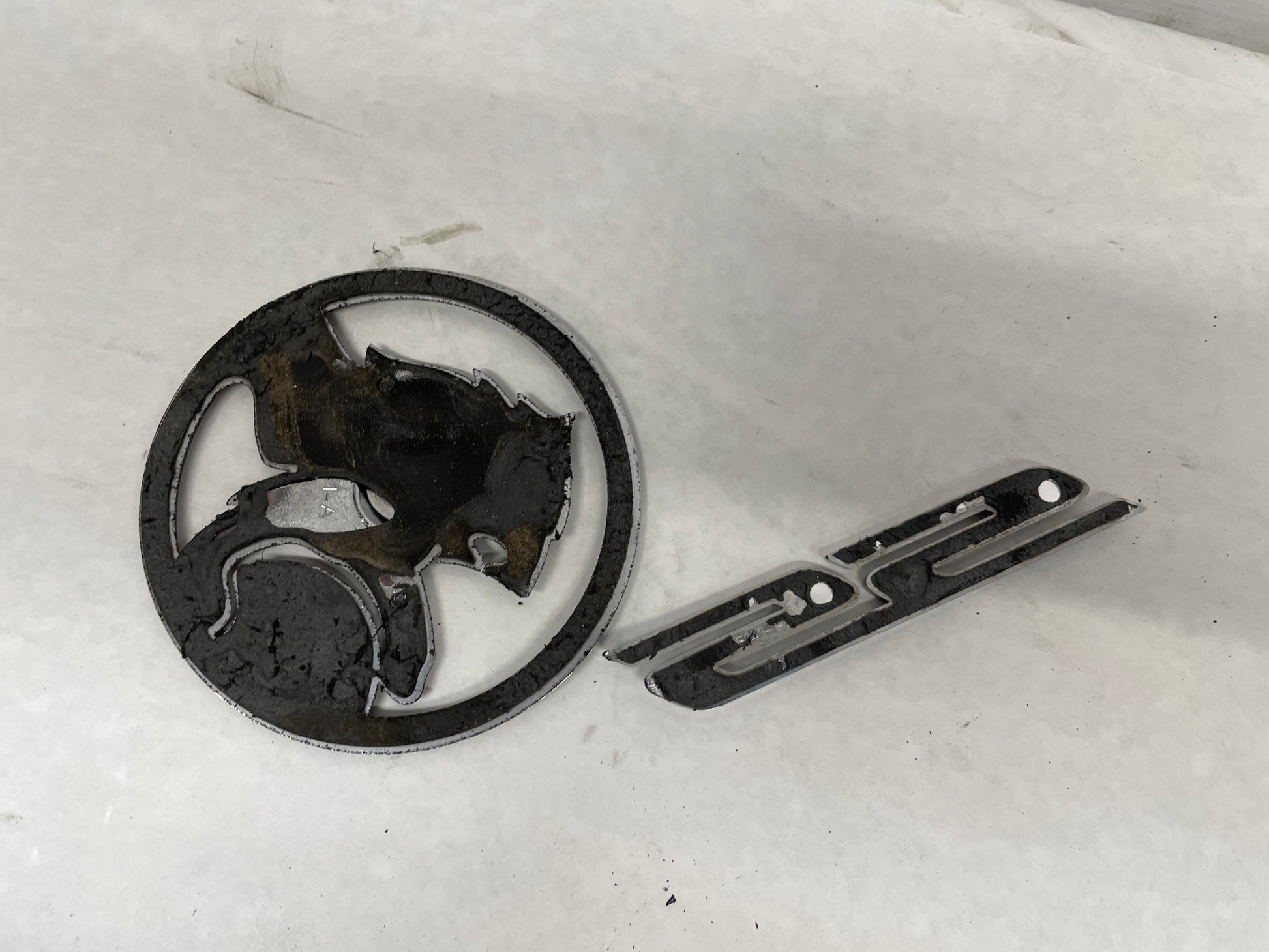 2015 Chevy SS Sedan Holden Trunk Emblems OEM - Day's Parts Yard