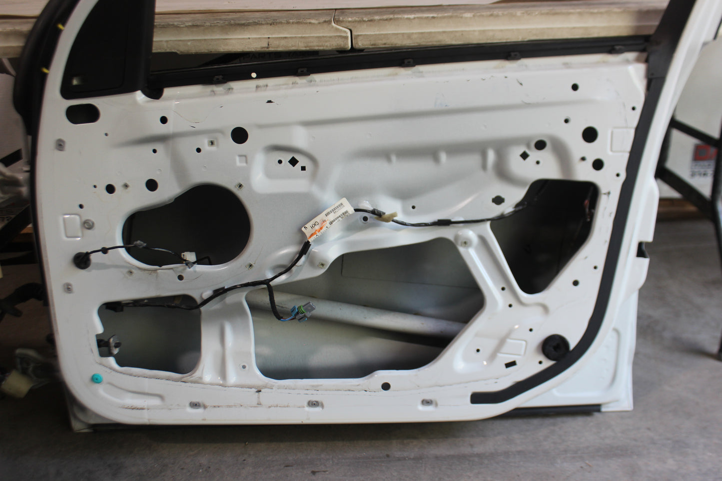 2009 Pontiac G8 GT Front RH Passenger Door OEM