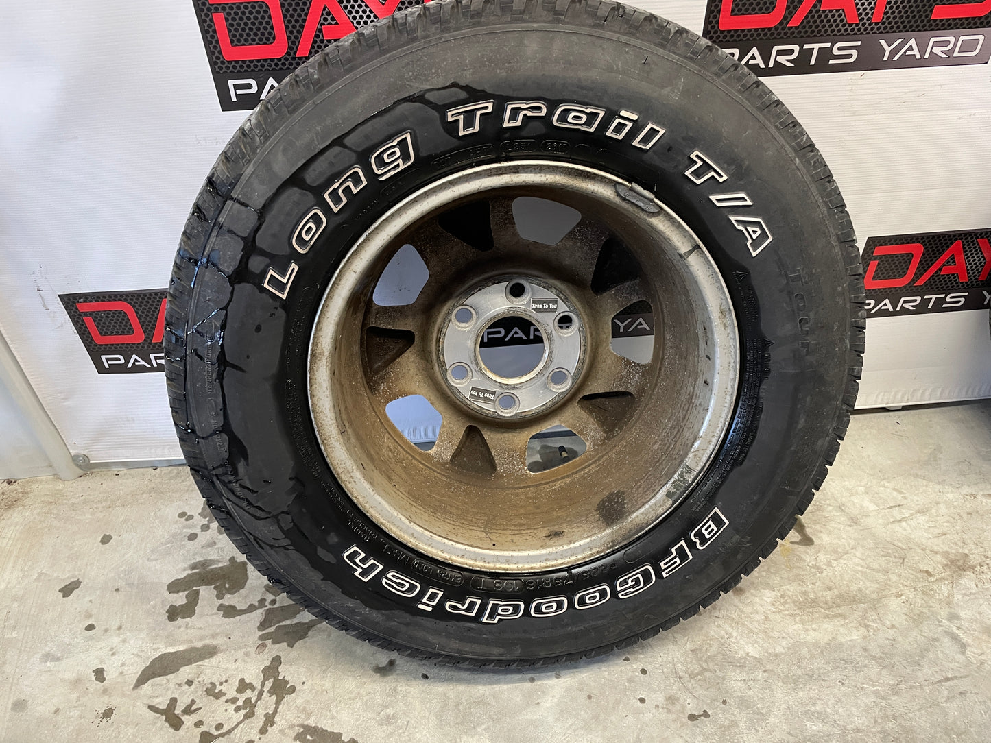 2003 Chevy Suburban Wheels & Tires 16X7 Factory OEM