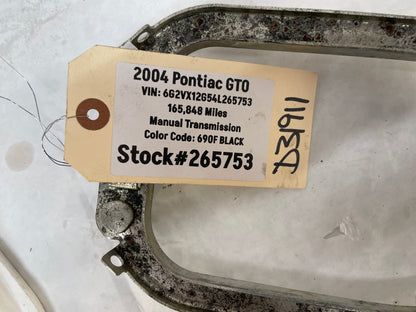 2005 Pontiac GTO Manual Shifter Boot Ring Insulator Bracket w/ White Boot OEM - Day's Parts Yard