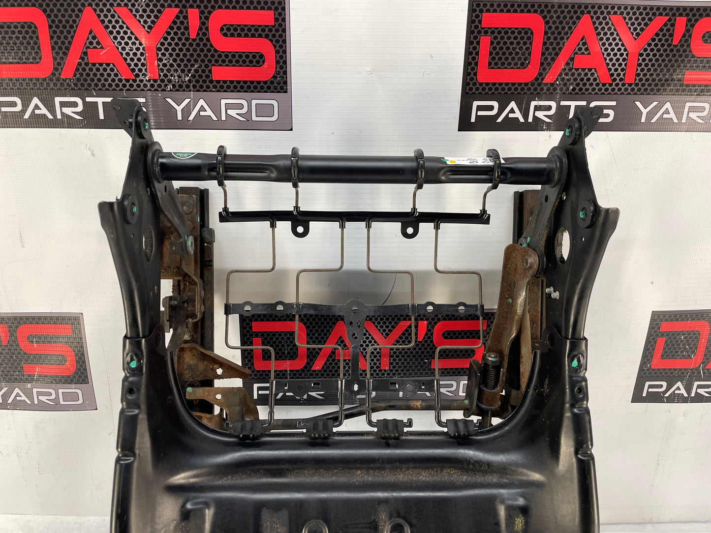 2014 Chevy Caprice PPV LH Driver Front Seat Bottom Track Frame Cushion Motor Assembly OEM - Day's Parts Yard