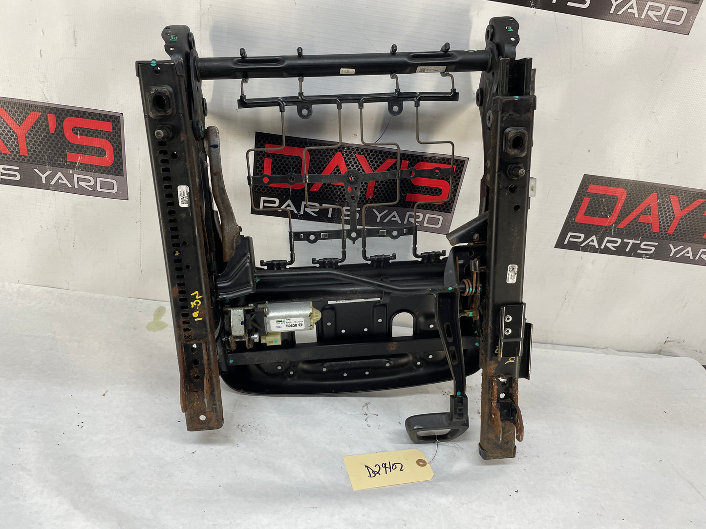 2014 Chevy Caprice PPV LH Driver Front Seat Bottom Track Frame Cushion Motor Assembly OEM - Day's Parts Yard