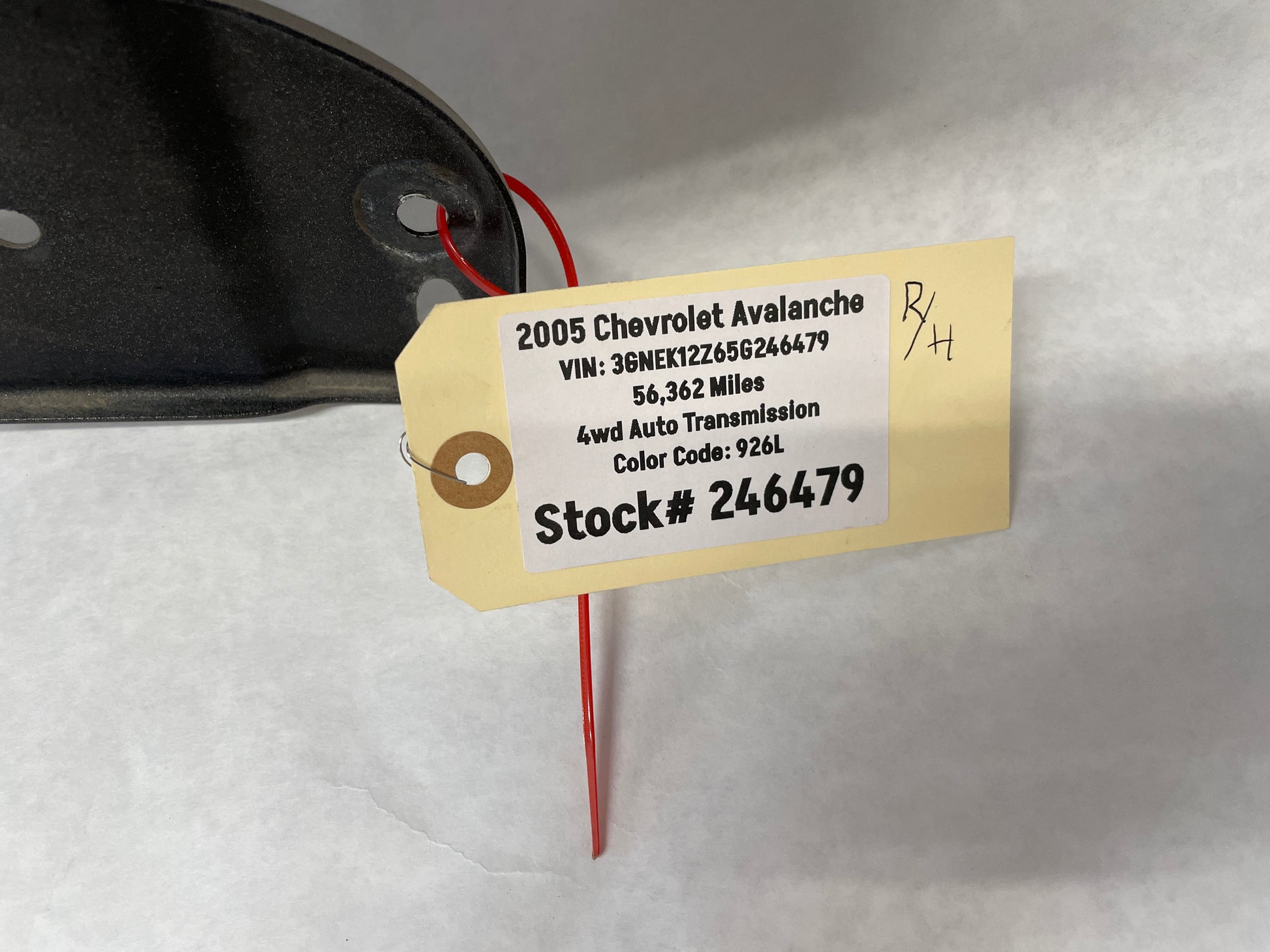 2005 Chevy Avalanche RH Passenger Fender OEM - Day's Parts Yard