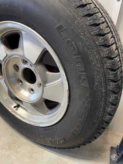 2003 Chevy Suburban Wheels & Tires 16X7 Factory OEM