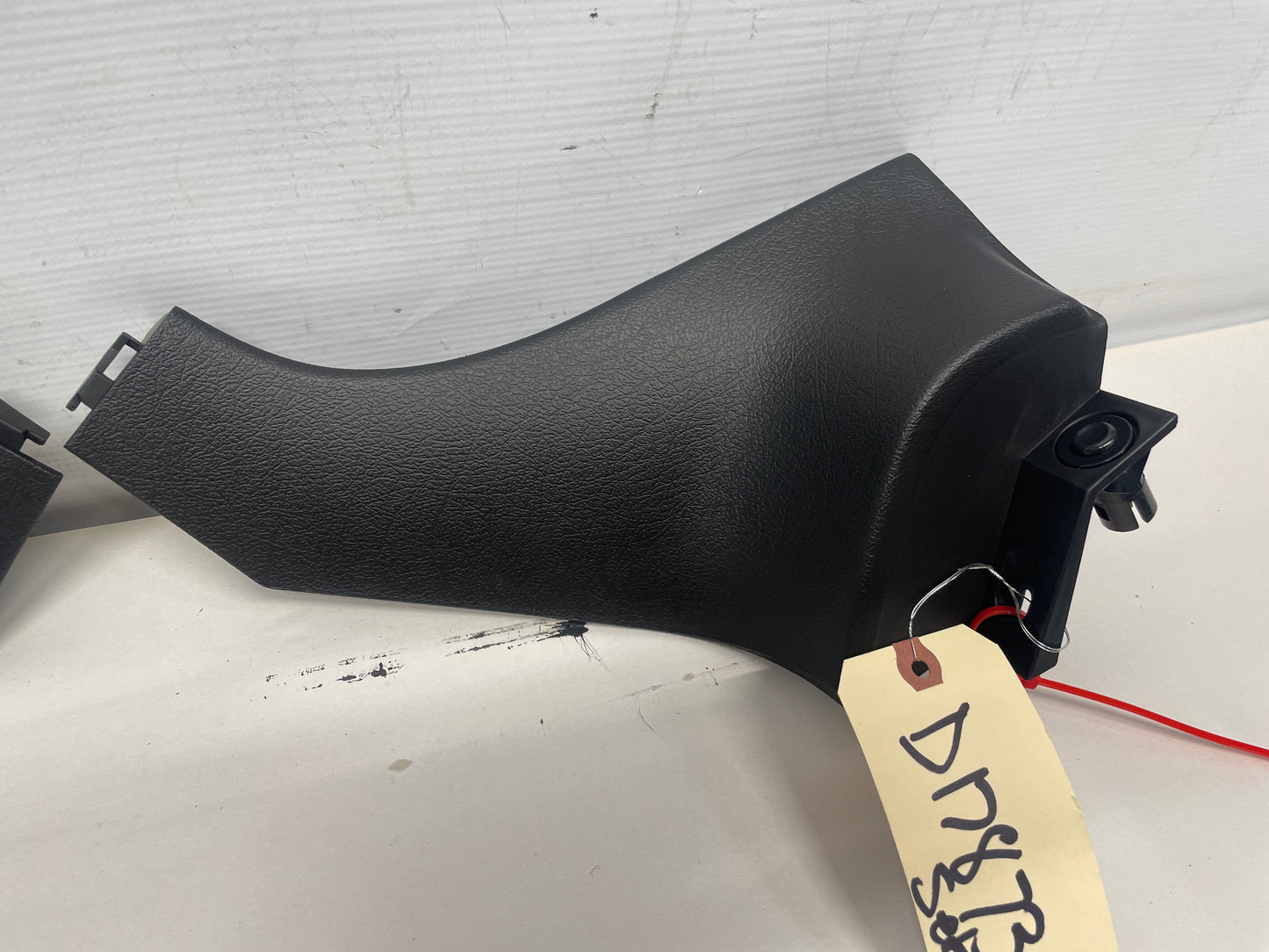 2004 Pontiac GTO RH & LH Center Console Dash Trim  OEM - Day's Parts Yard