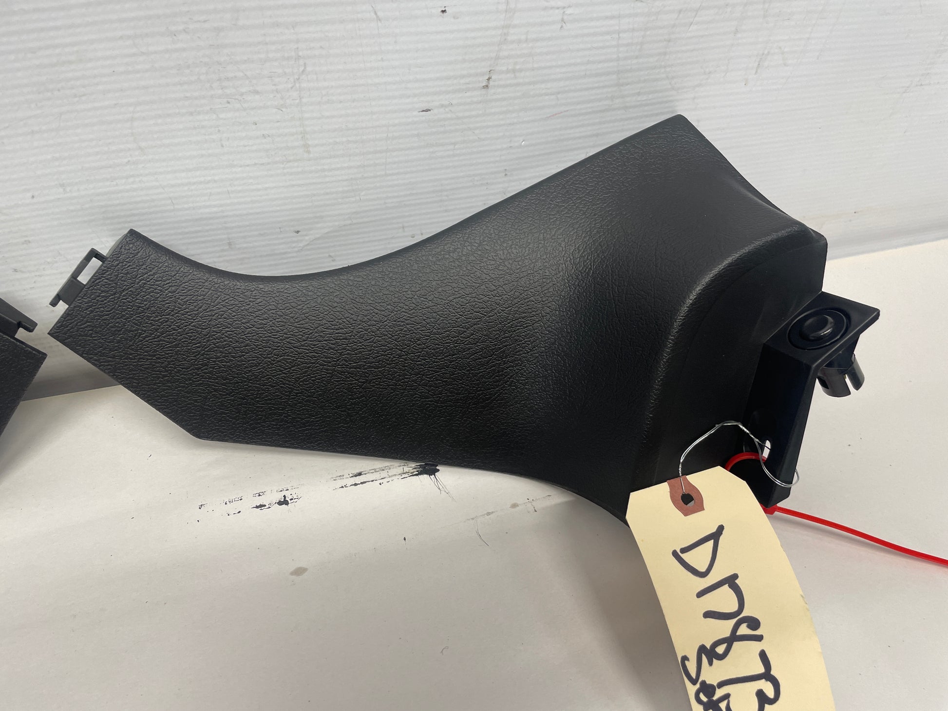 2004 Pontiac GTO RH & LH Center Console Dash Trim  OEM - Day's Parts Yard