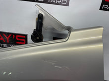 2005 Chevy Avalanche LH Driver Fender OEM - Day's Parts Yard