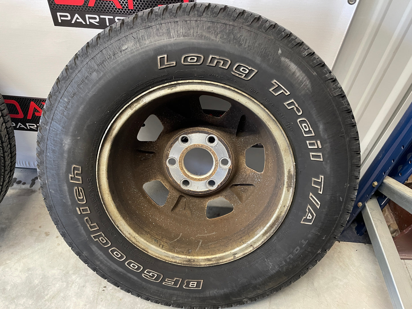 2003 Chevy Suburban Wheels & Tires 16X7 Factory OEM