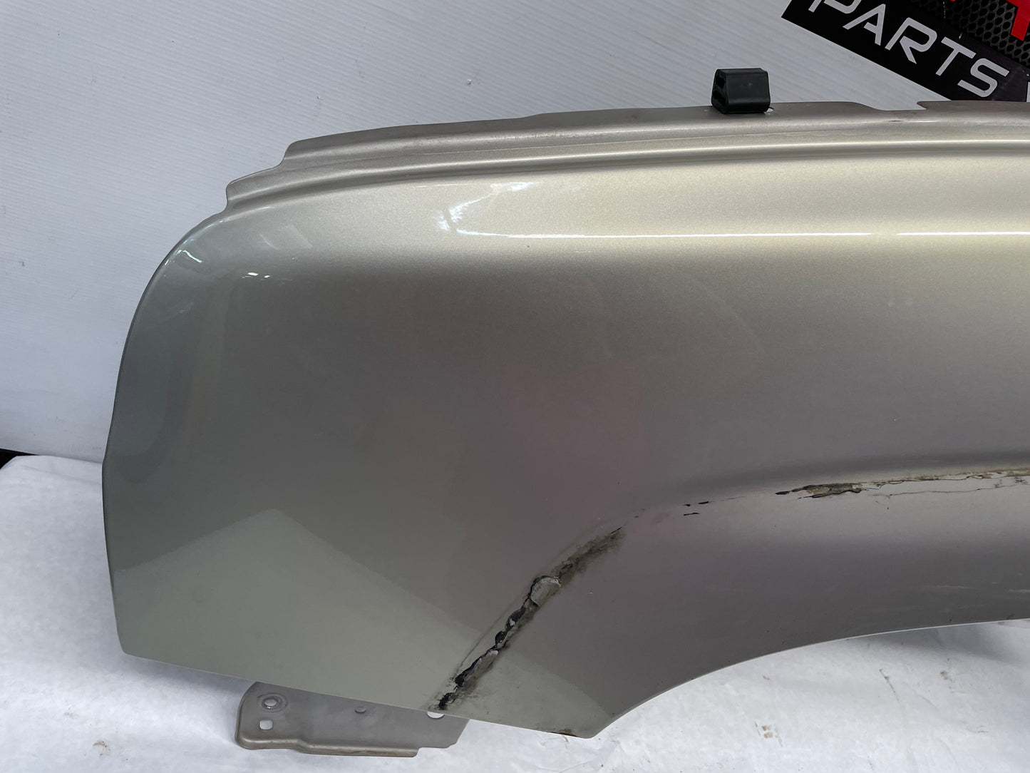 2005 Chevy Avalanche LH Driver Fender OEM - Day's Parts Yard