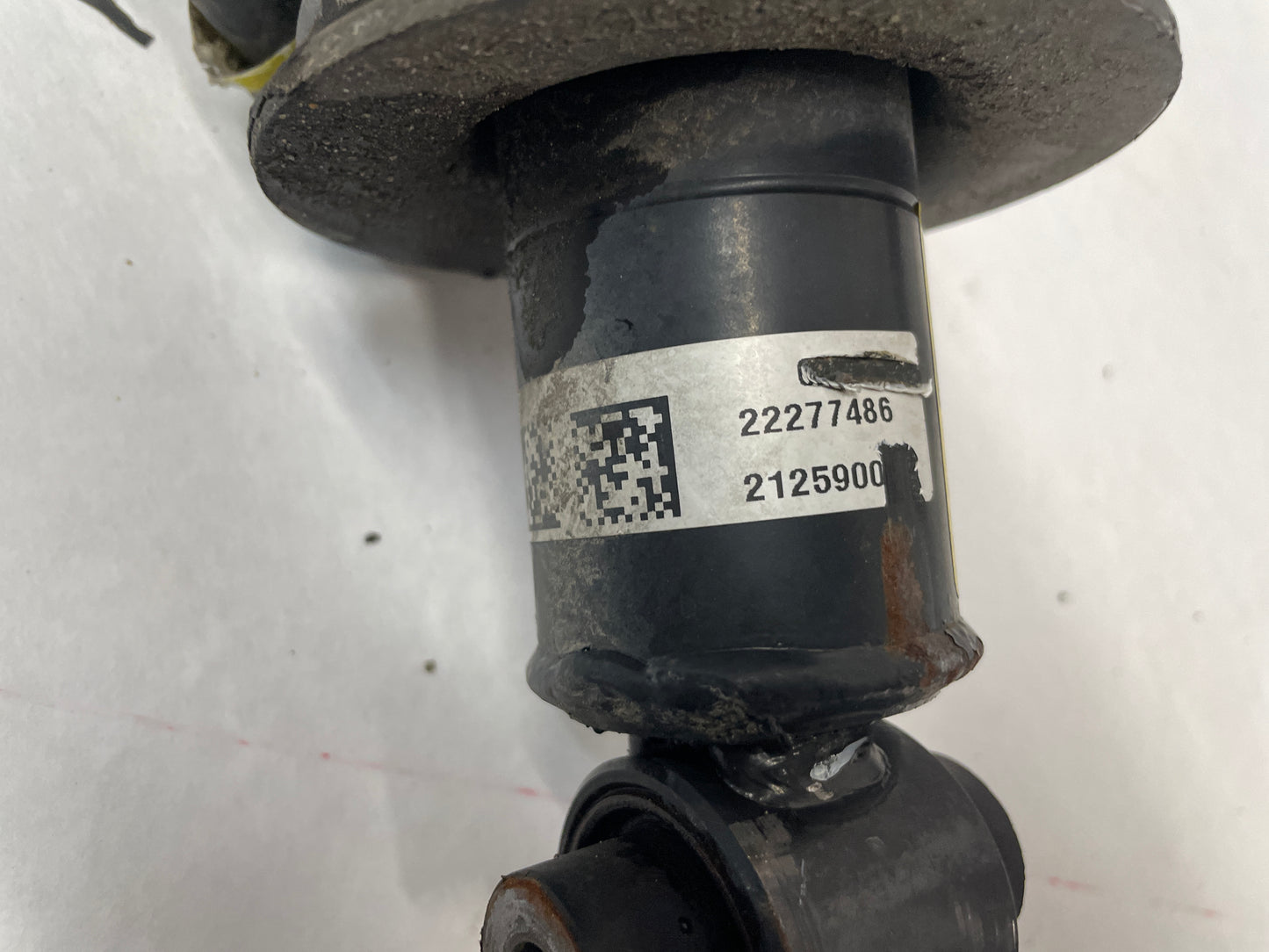 2015 Chevy SS Sedan RH & LH Rear Magnetic Ride Shocks Struts Assembly OEM - Day's Parts Yard