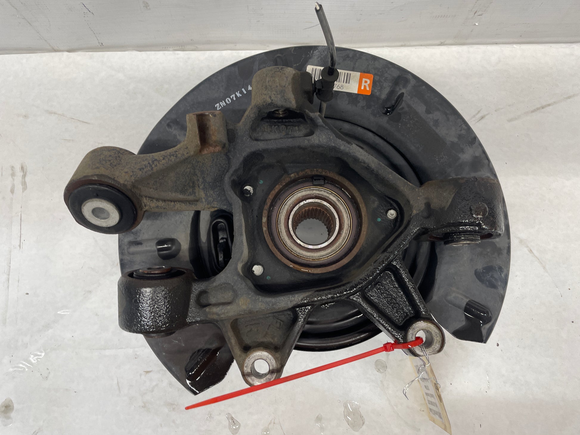 2015 Chevy SS Sedan RH Passenger Rear Suspension Spindle Hub Knuckle Assembly OEM - Day's Parts Yard