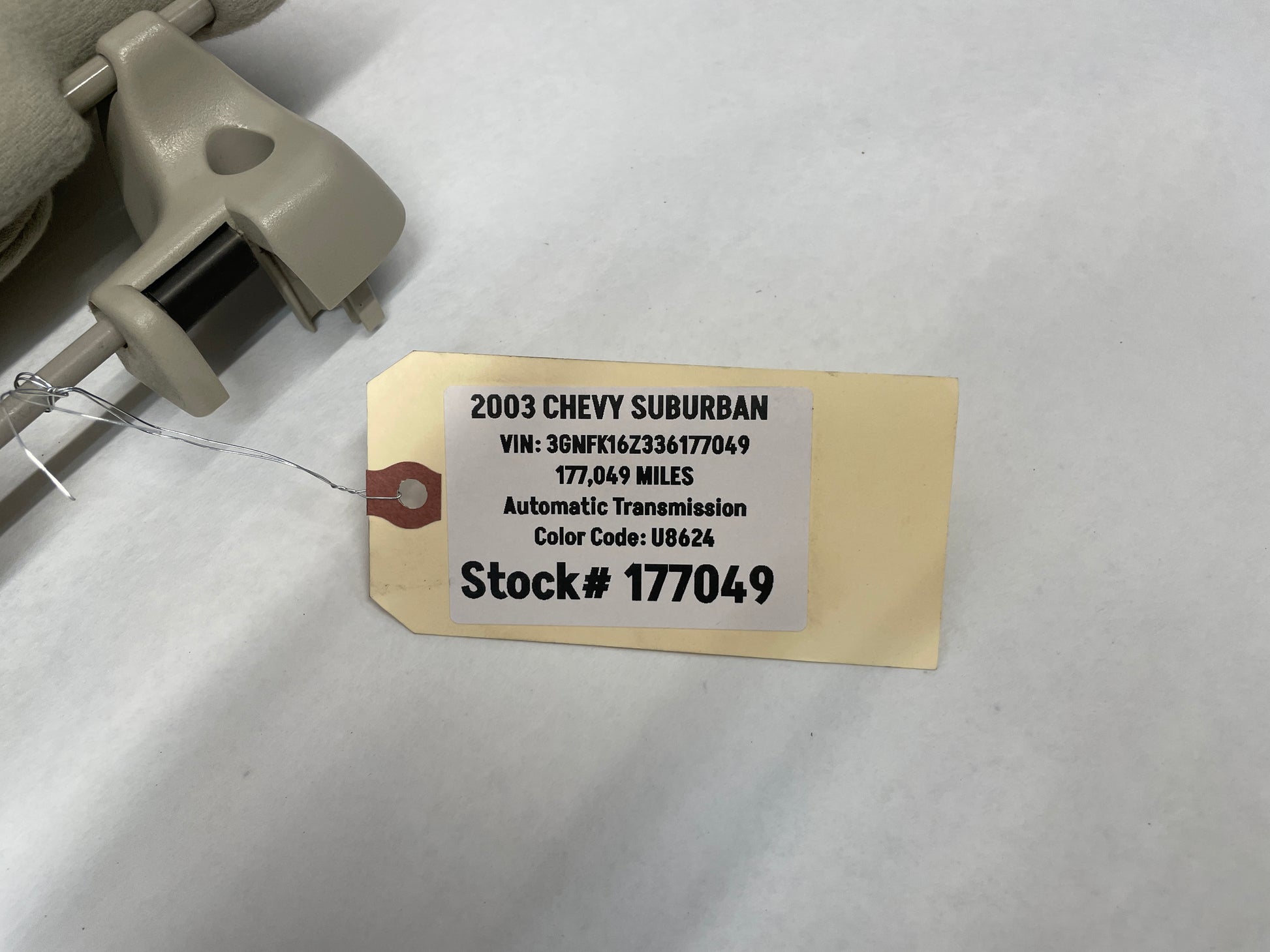 2003 Chevy Suburban RH & LH Sunvisors Sun Visors w/ Clips OEM - Day's Parts Yard