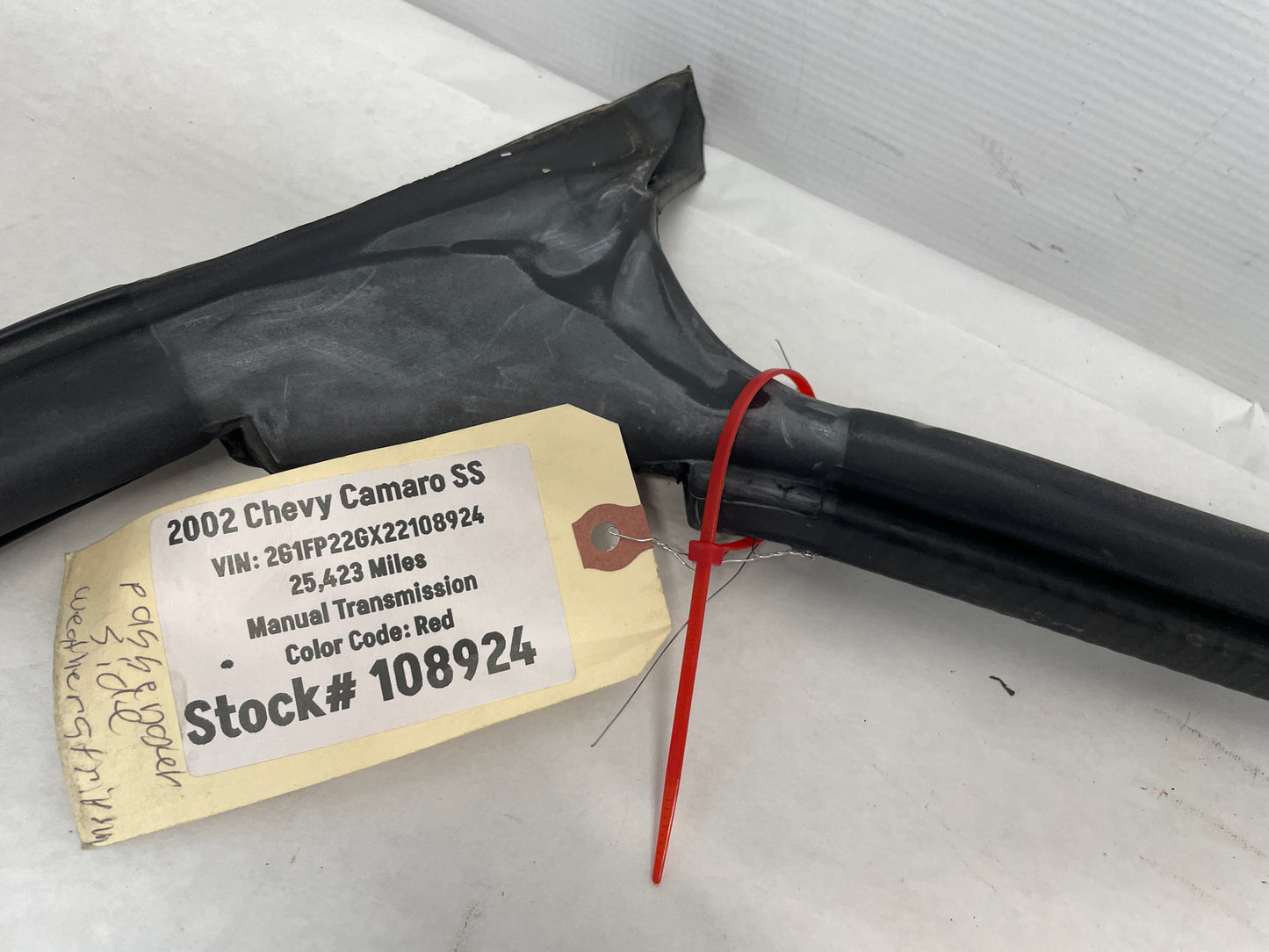 2002 Chevy Camaro SS RH Passenger Door T-Top Weather Strip Seal OEM - Day's Parts Yard