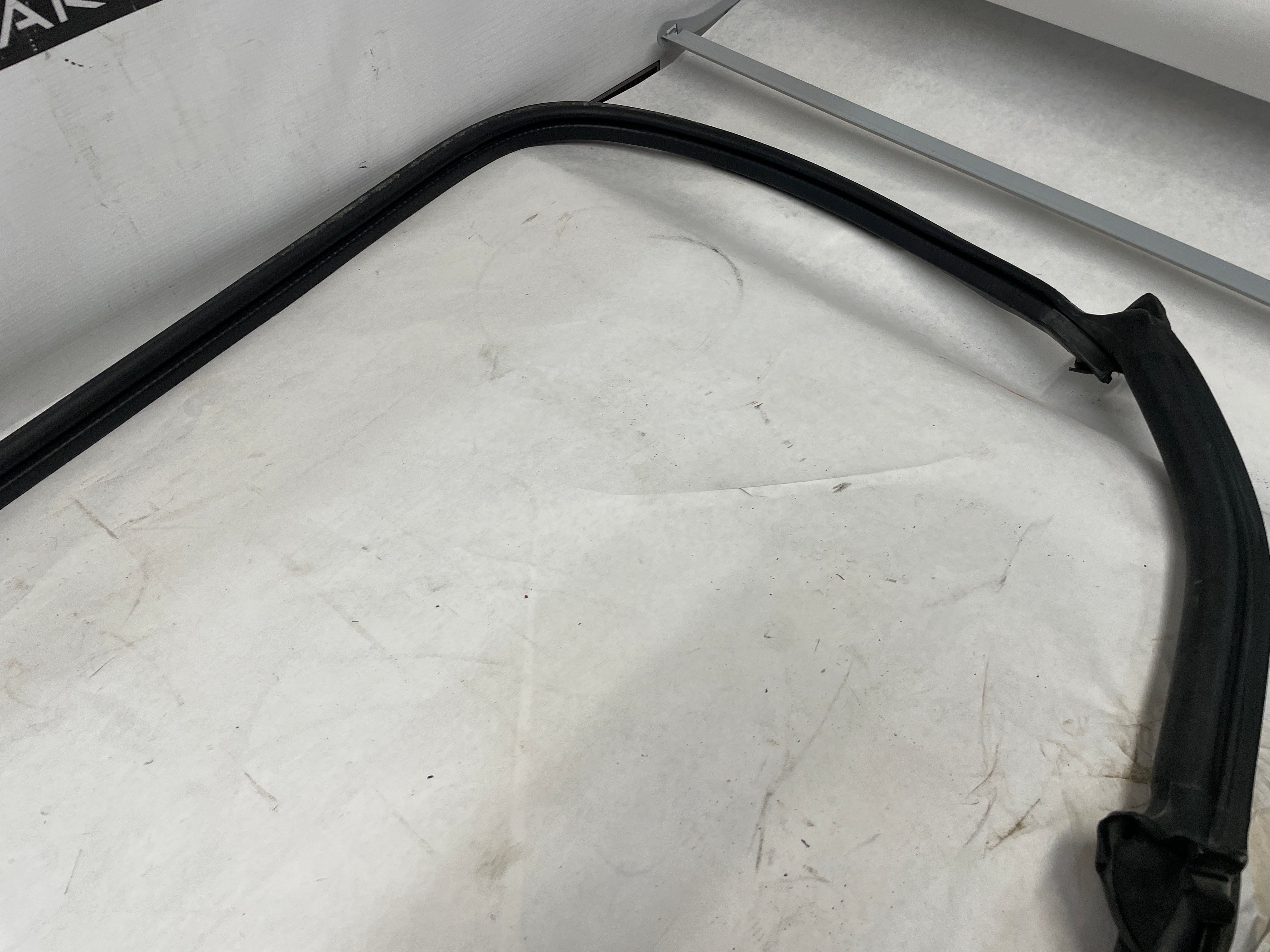 2002 Chevy Camaro SS RH Passenger Door T-Top Weather Strip