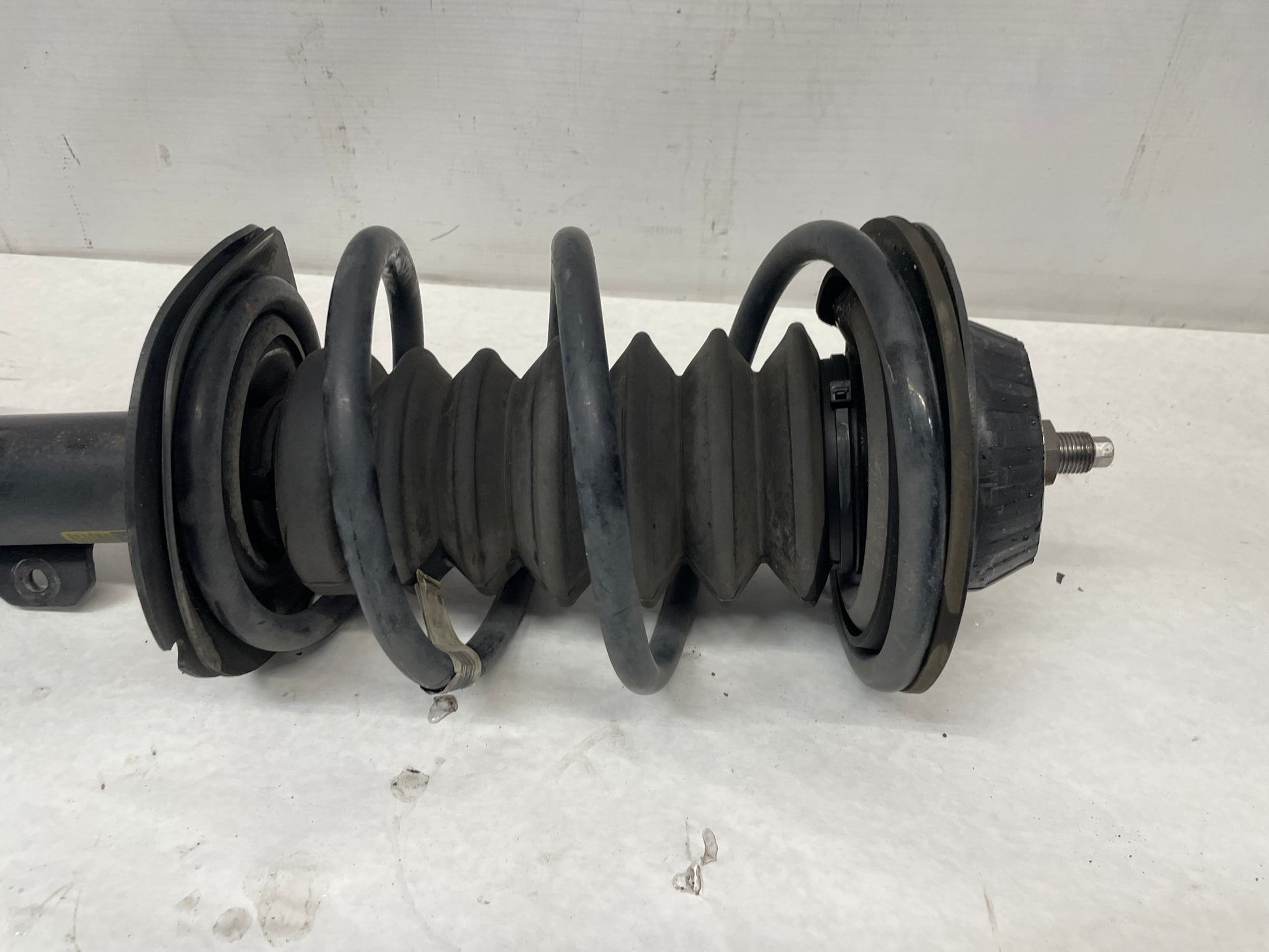 2015 Chevy SS Sedan RH Passenger Front Strut Mag Ride OEM - Day's Parts Yard