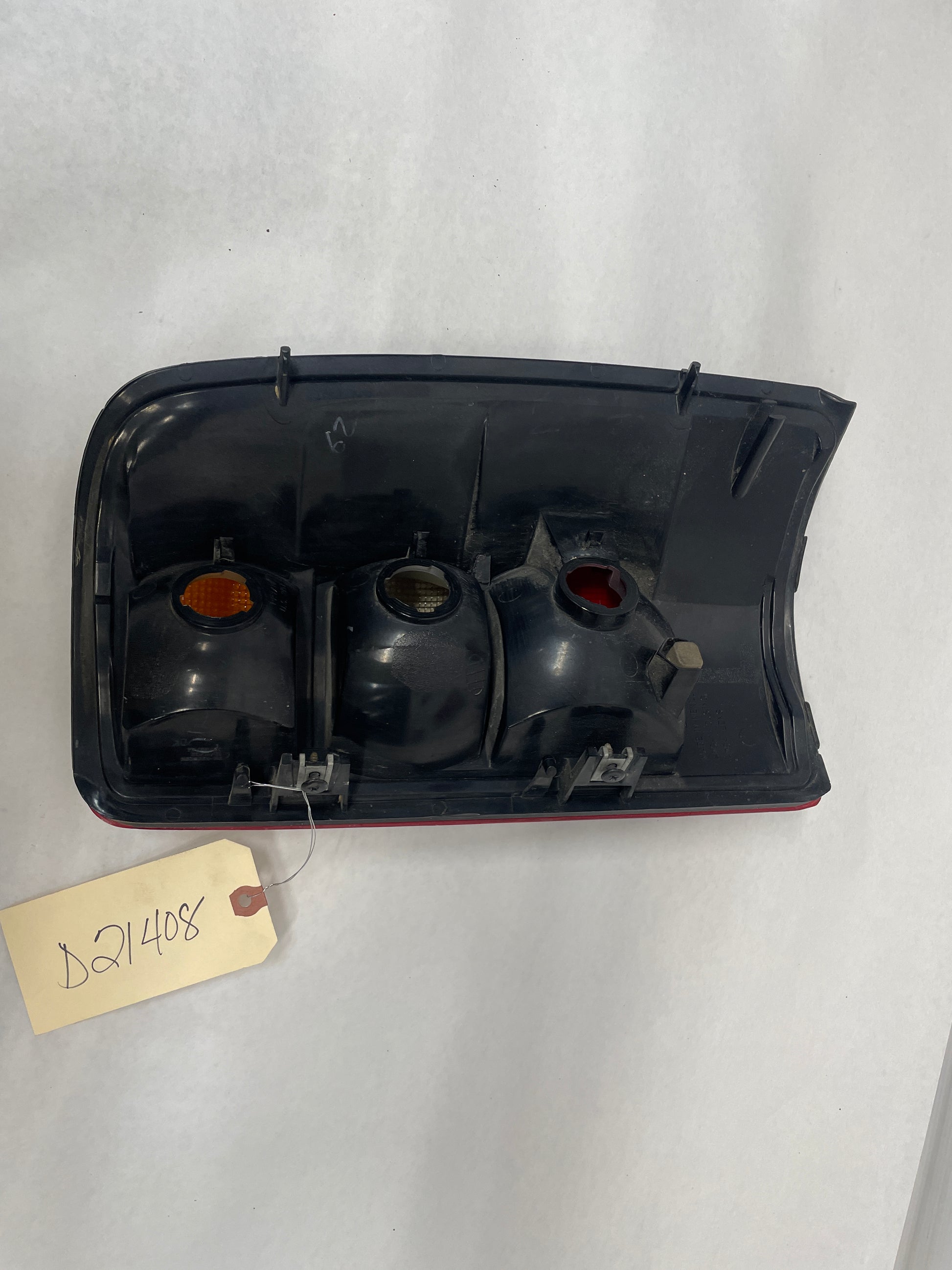 2003 Chevy Suburban LH Driver Tail Light Taillight Assembly OEM - Day's Parts Yard
