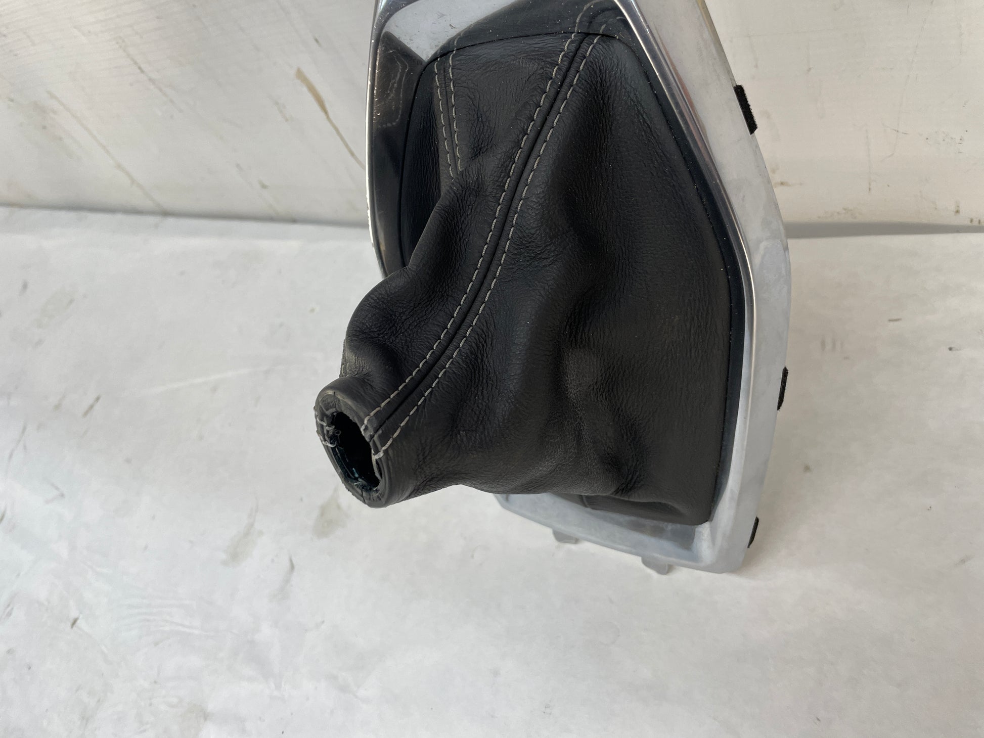 2019 Chevy Camaro SS Shifter Bezel w Black Leather Boot  OEM - Day's Parts Yard