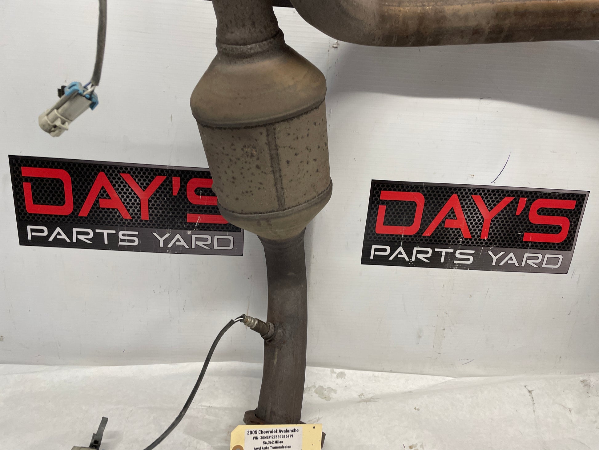 2005 Chevy Avalanche Y Pipe Exhaust OEM - Day's Parts Yard