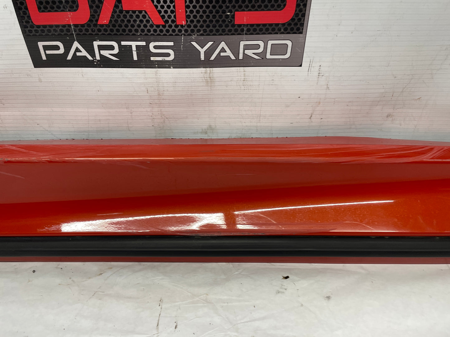 2010 Chevy Camaro SS LH Driver GFX Rocker Molding Side Skirt Panel OEM - Day's Parts Yard