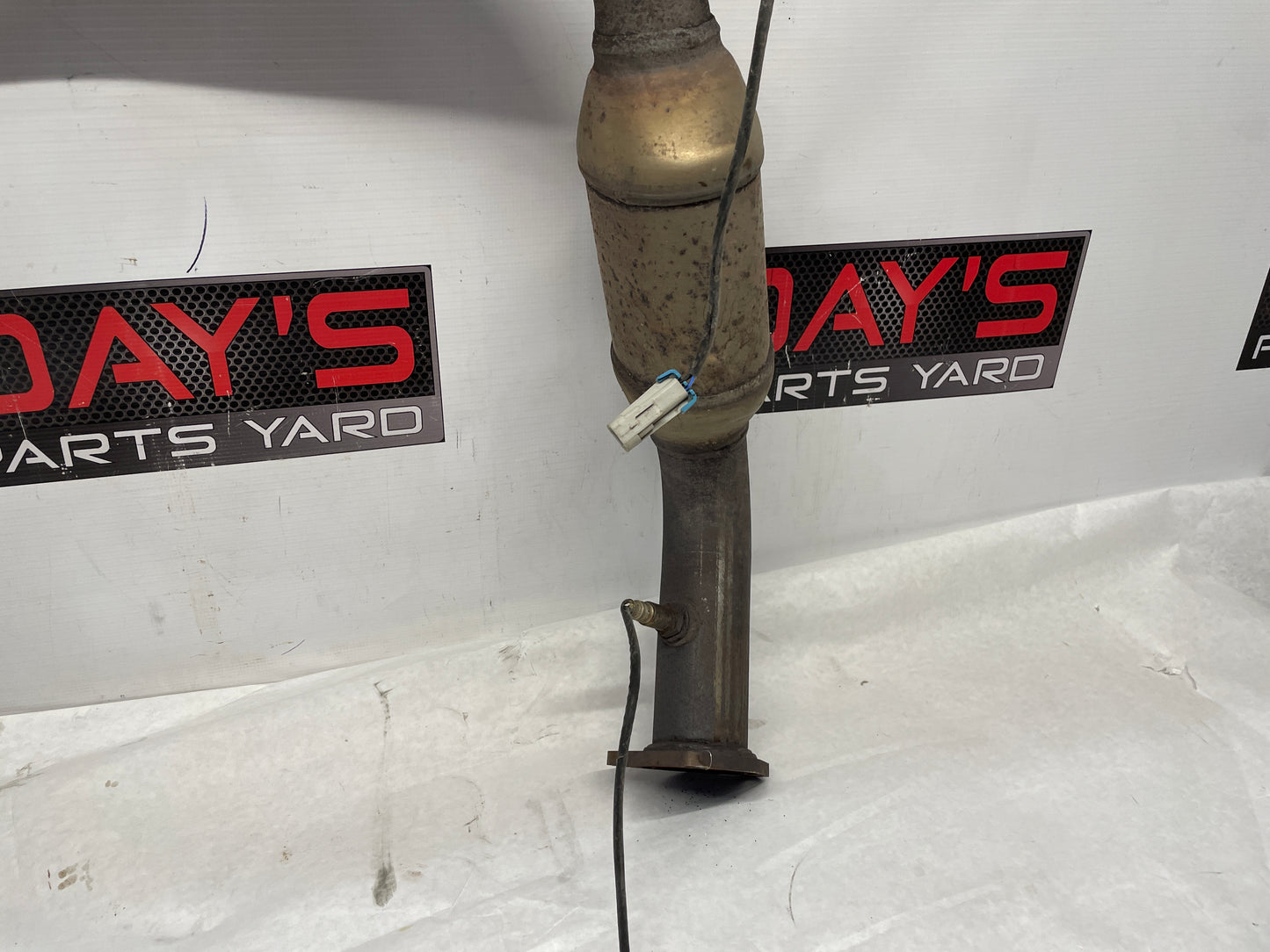 2005 Chevy Avalanche Y Pipe Exhaust OEM - Day's Parts Yard