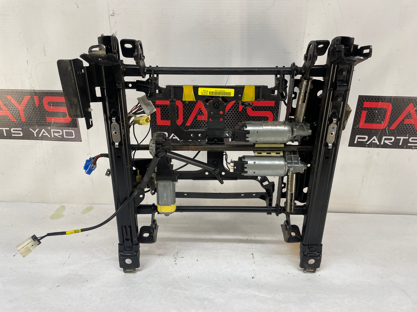 2005 Pontiac GTO LH Driver Front Seat Track Electric Frame Adjuster Motor Assembly OEM