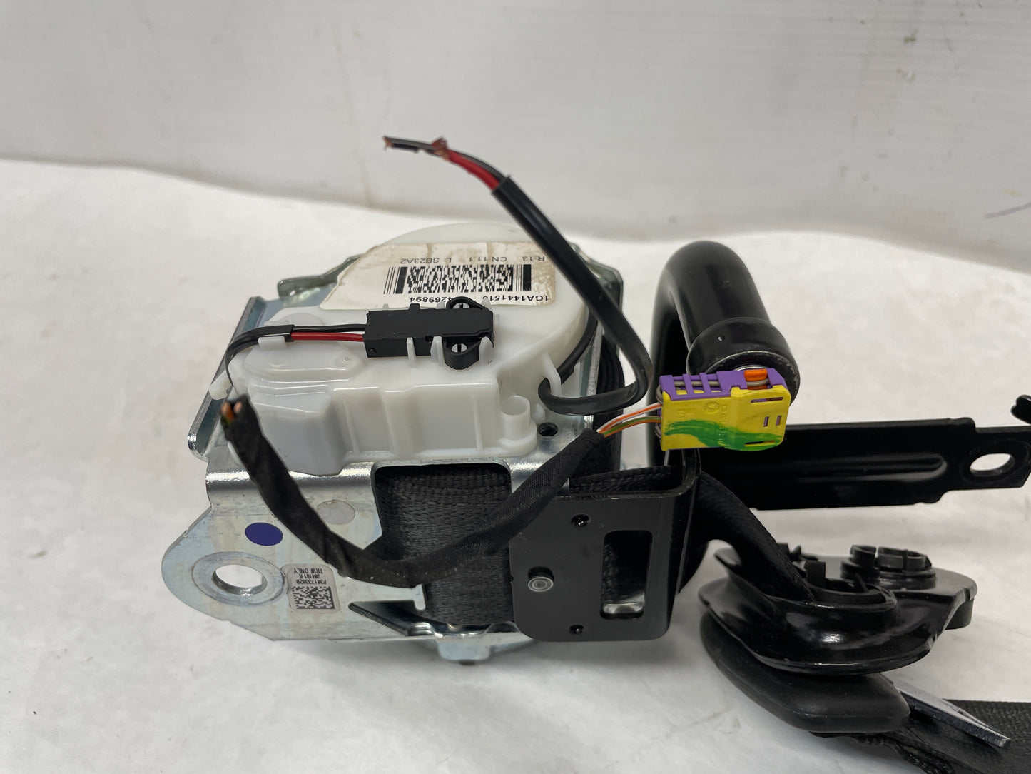 2017 Chevy Camaro SS RH Front Seat Belt Seatbelt Retractor OEM