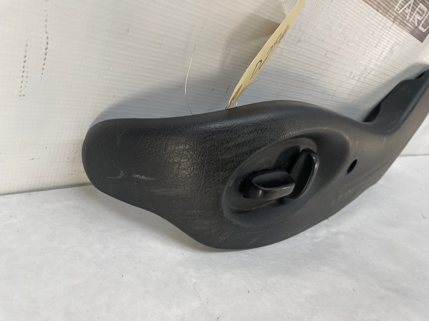 2005 Pontiac GTO LH Driver Front Power Seat Access Controls Buttons Module OEM