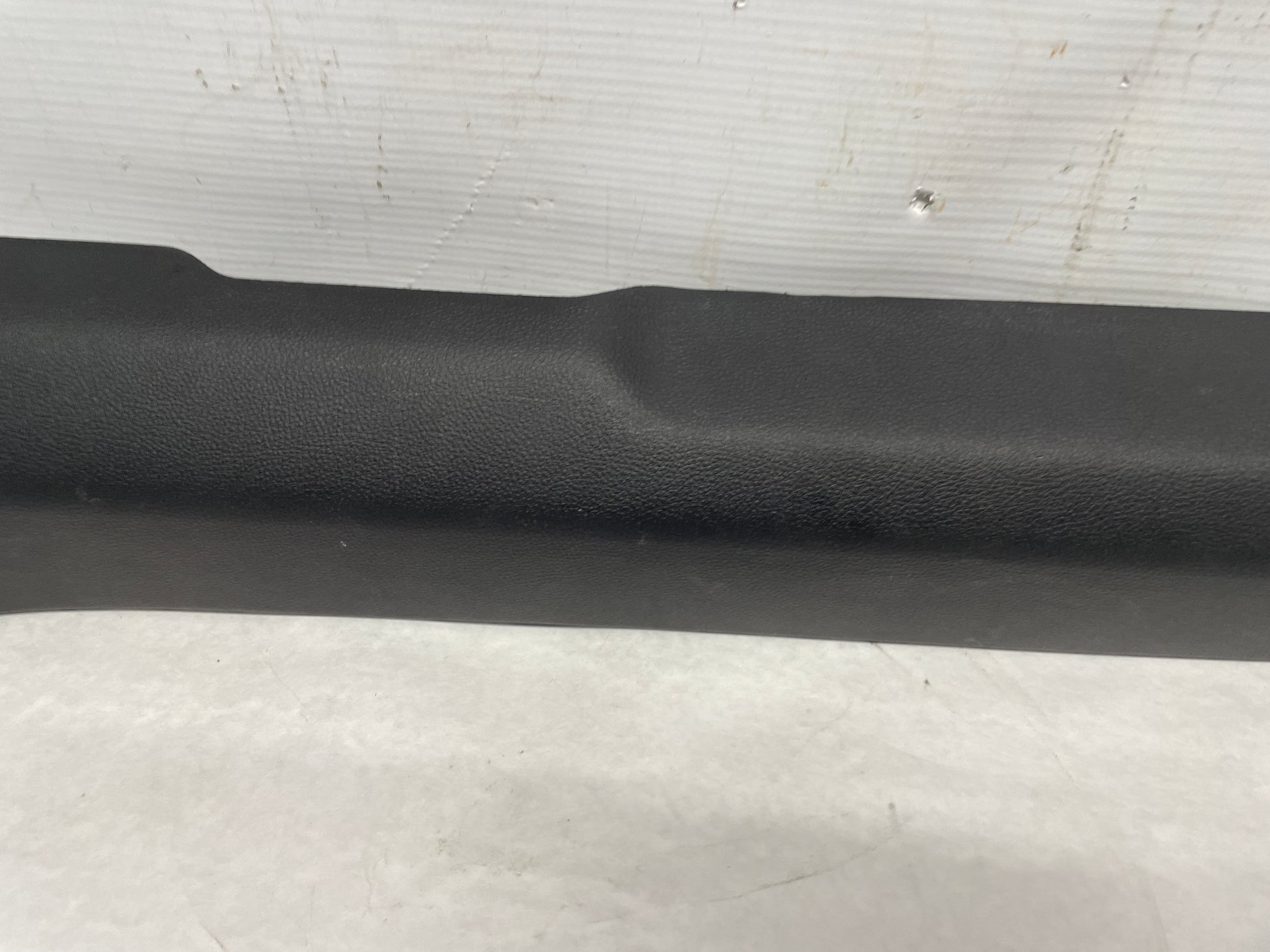 2015 Chevy SS Sedan RH & LH Front Interior Carpet Retainer Sill Moldings Trim OEM - Day's Parts Yard